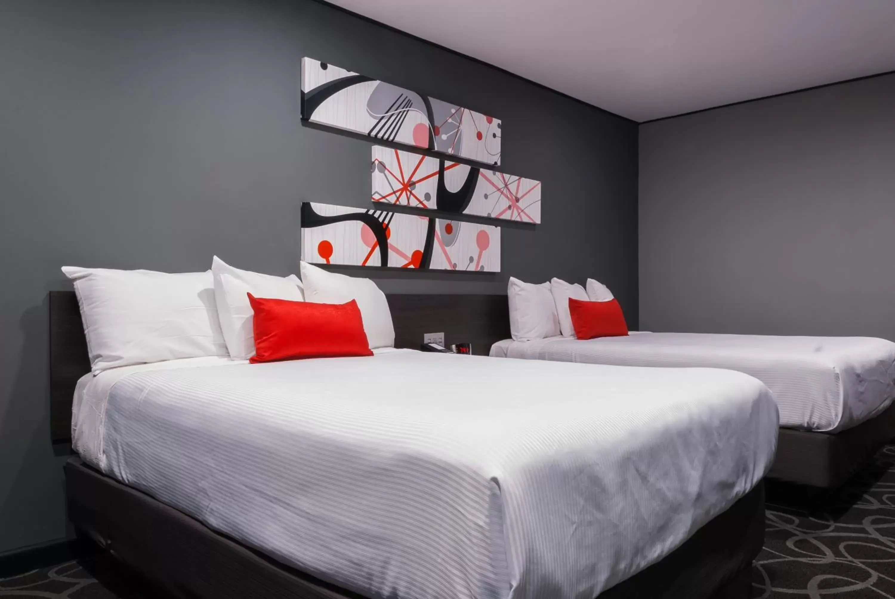 Bed, Room Photo in Astro Pasadena Hotel