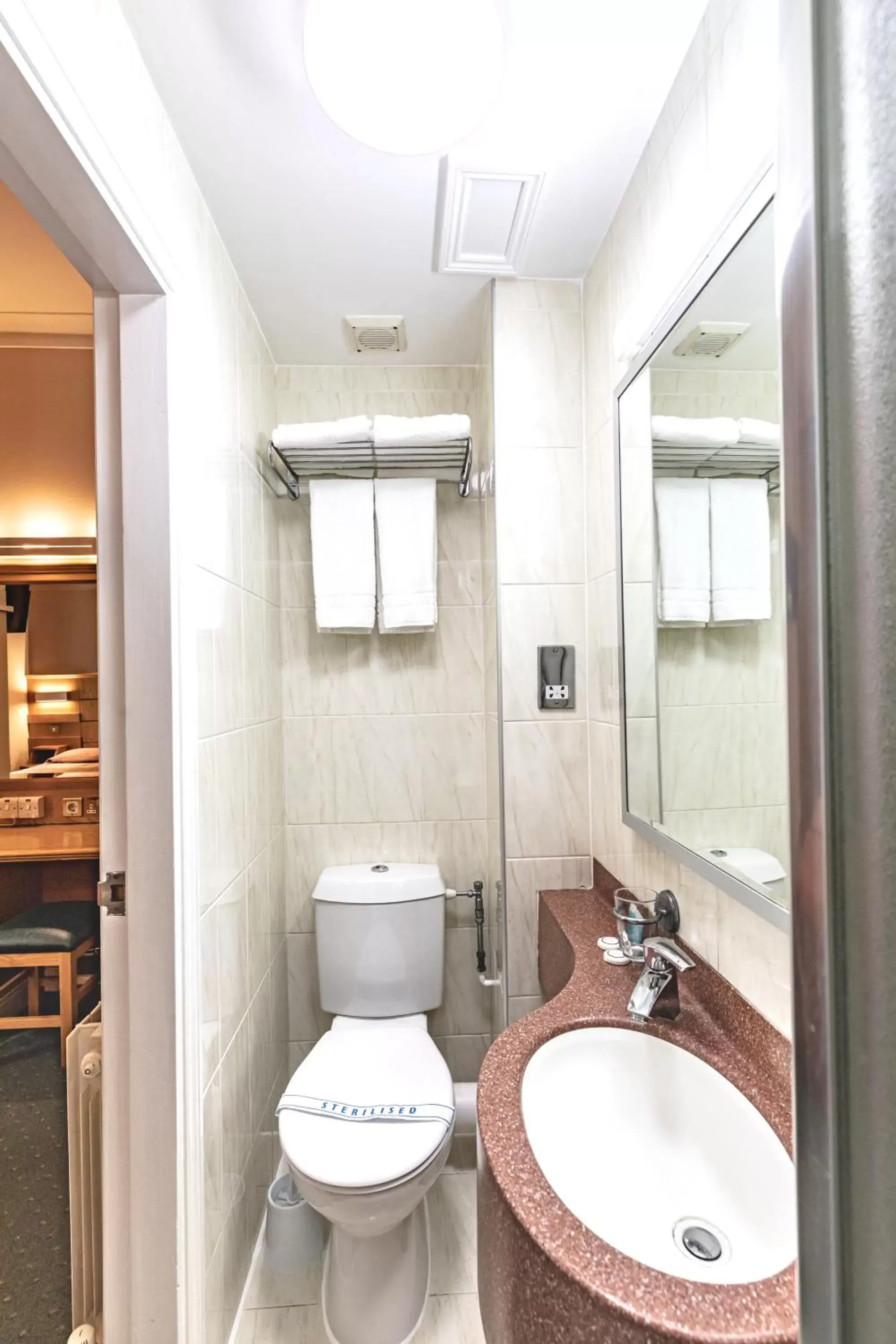 Bathroom in The Nayland Hotel
