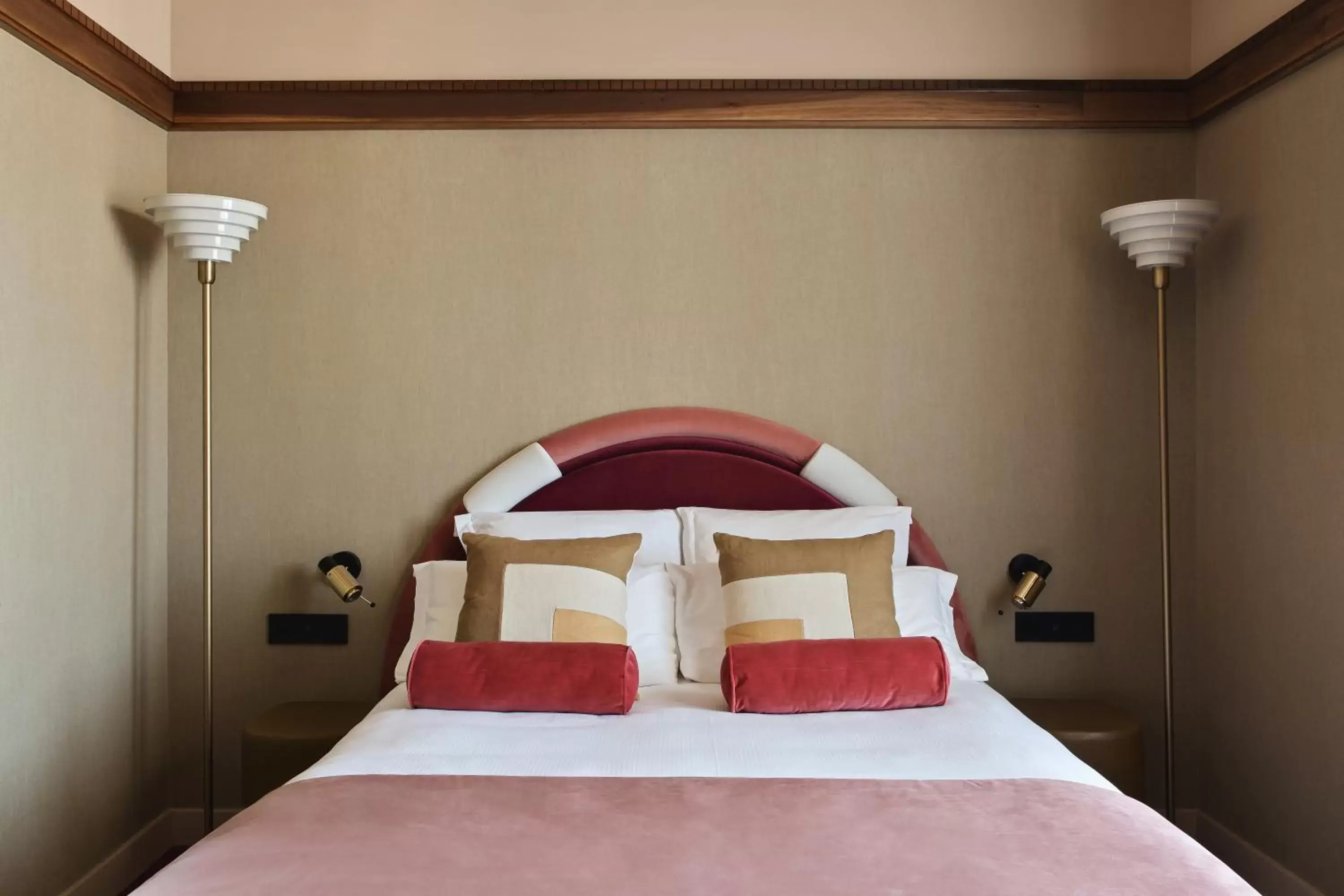 Bed in Best Western Plus Hôtel Mercedes