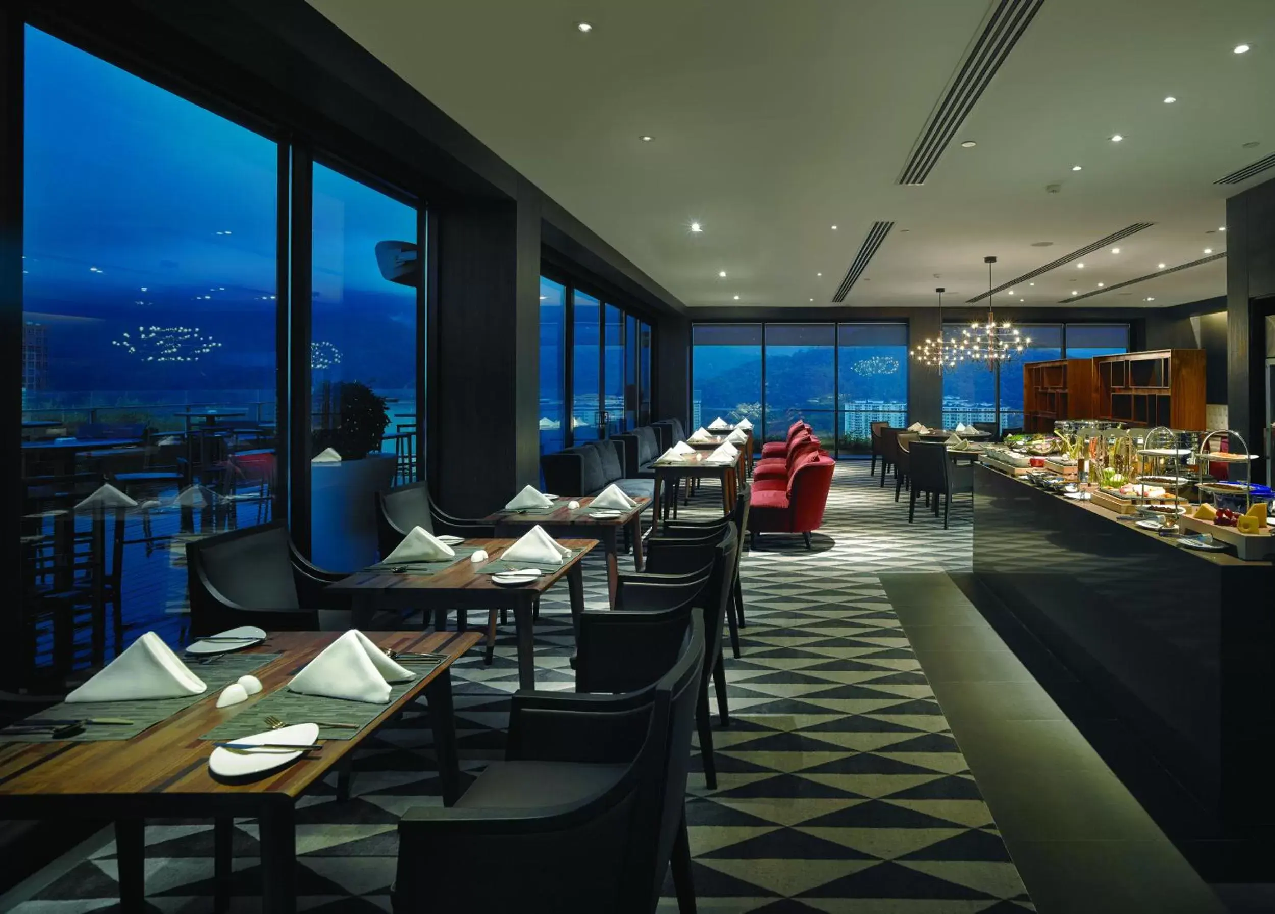 Lounge or bar, Restaurant/Places to Eat in G Hotel Kelawai