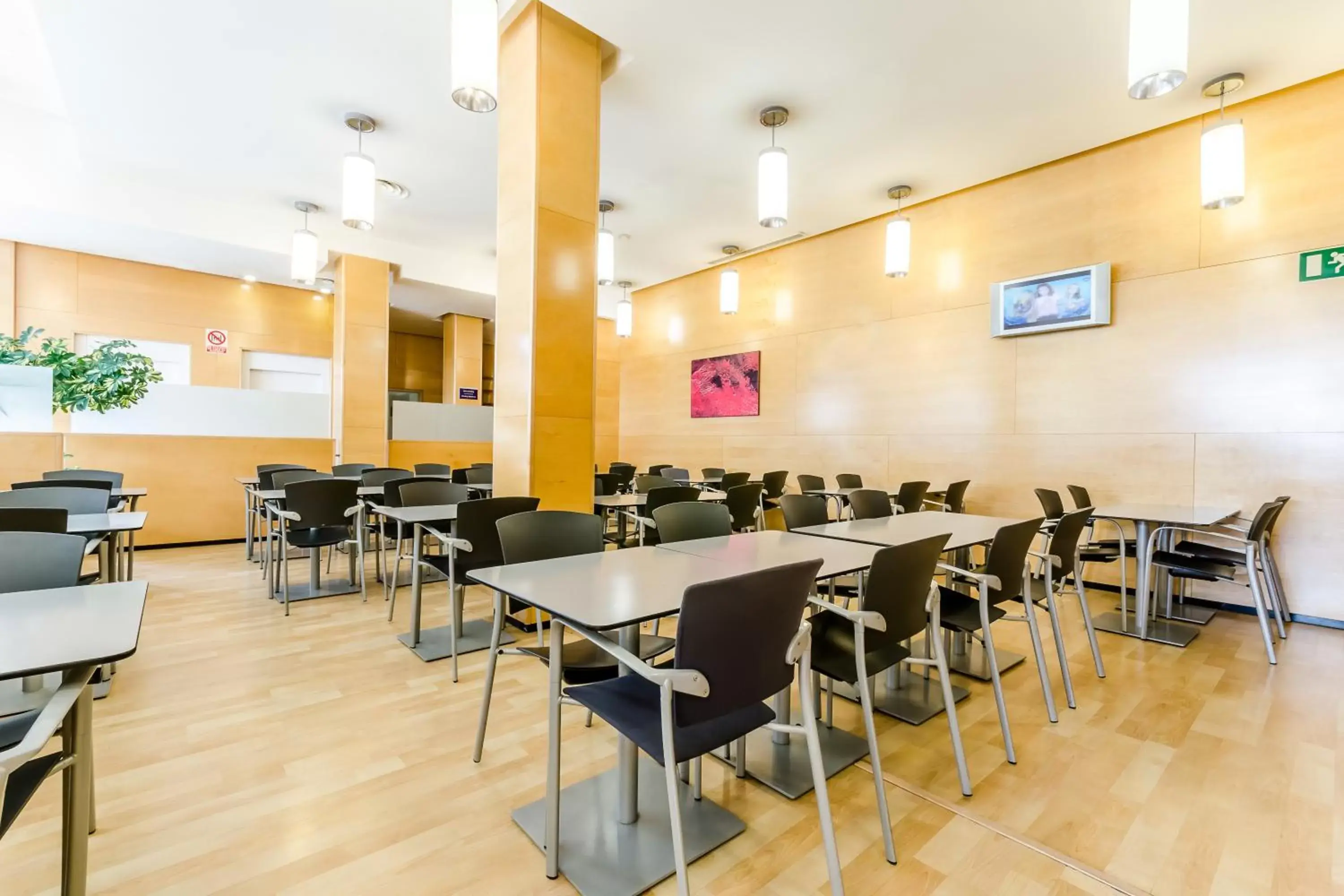 Restaurant/places to eat in Hotel YIT Ciudad De Zaragoza Restaurant/places to eat in Hotel YIT Ciudad De Zaragoza