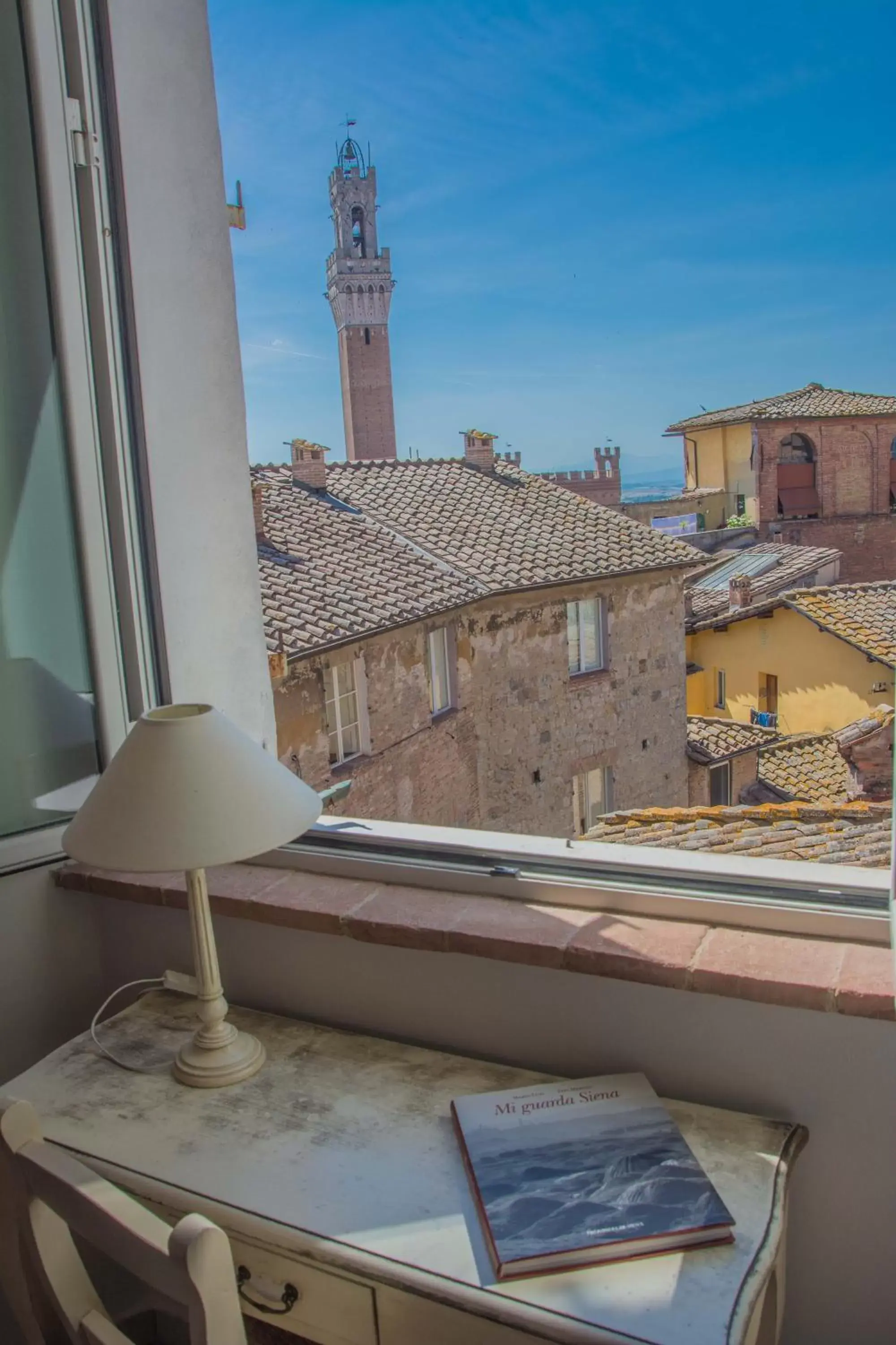 Decorative detail in I Terzi Di Siena - Rooms Only