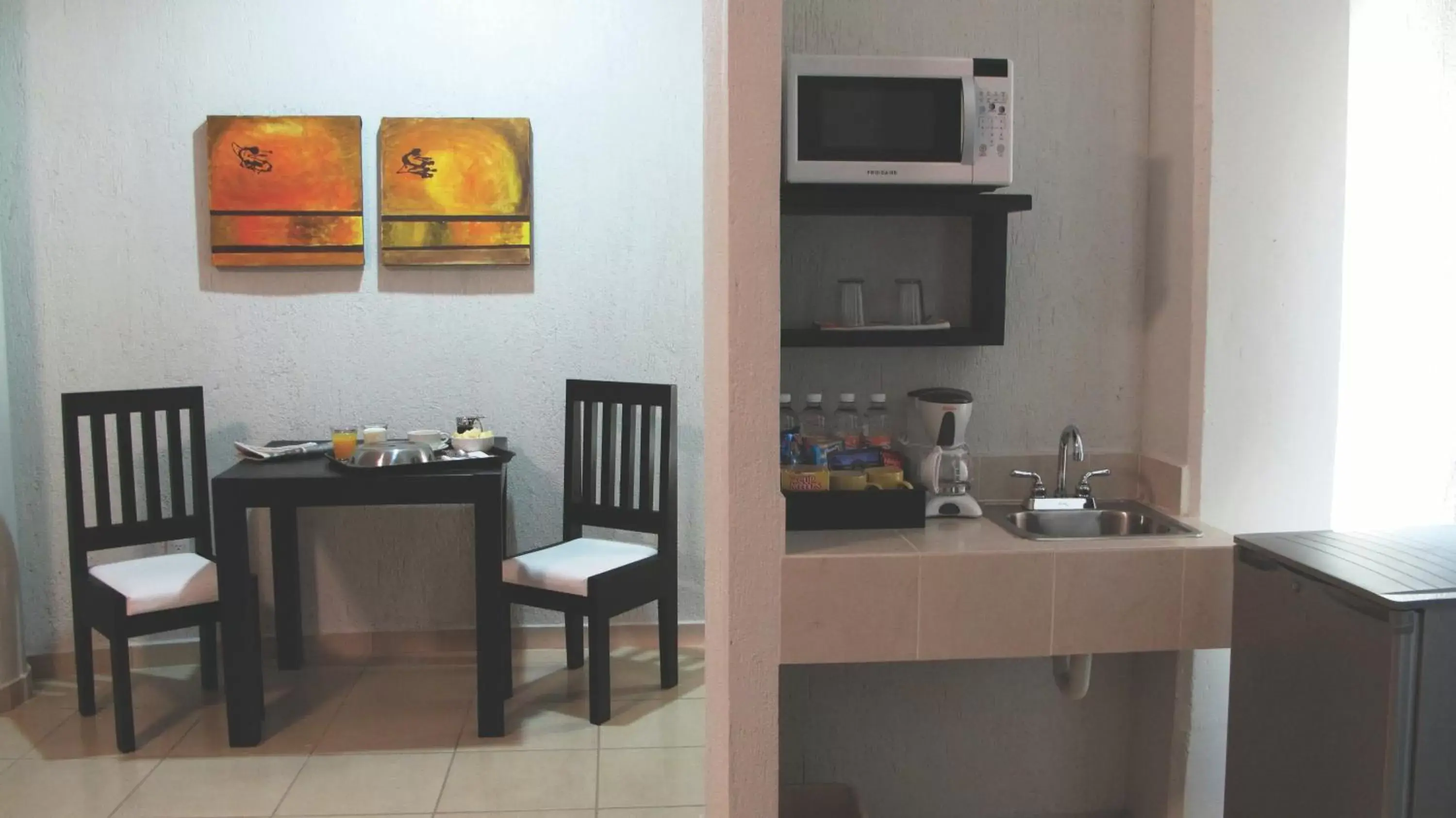 Kitchen or kitchenette, Kitchen/Kitchenette in Hotel RS Suites