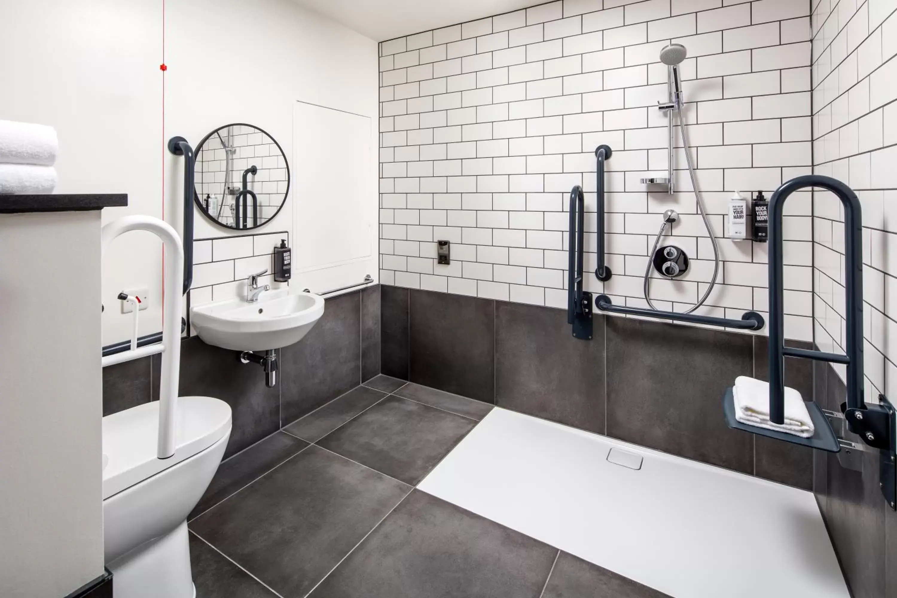 Shower, Bathroom in ibis London Sutton Point
