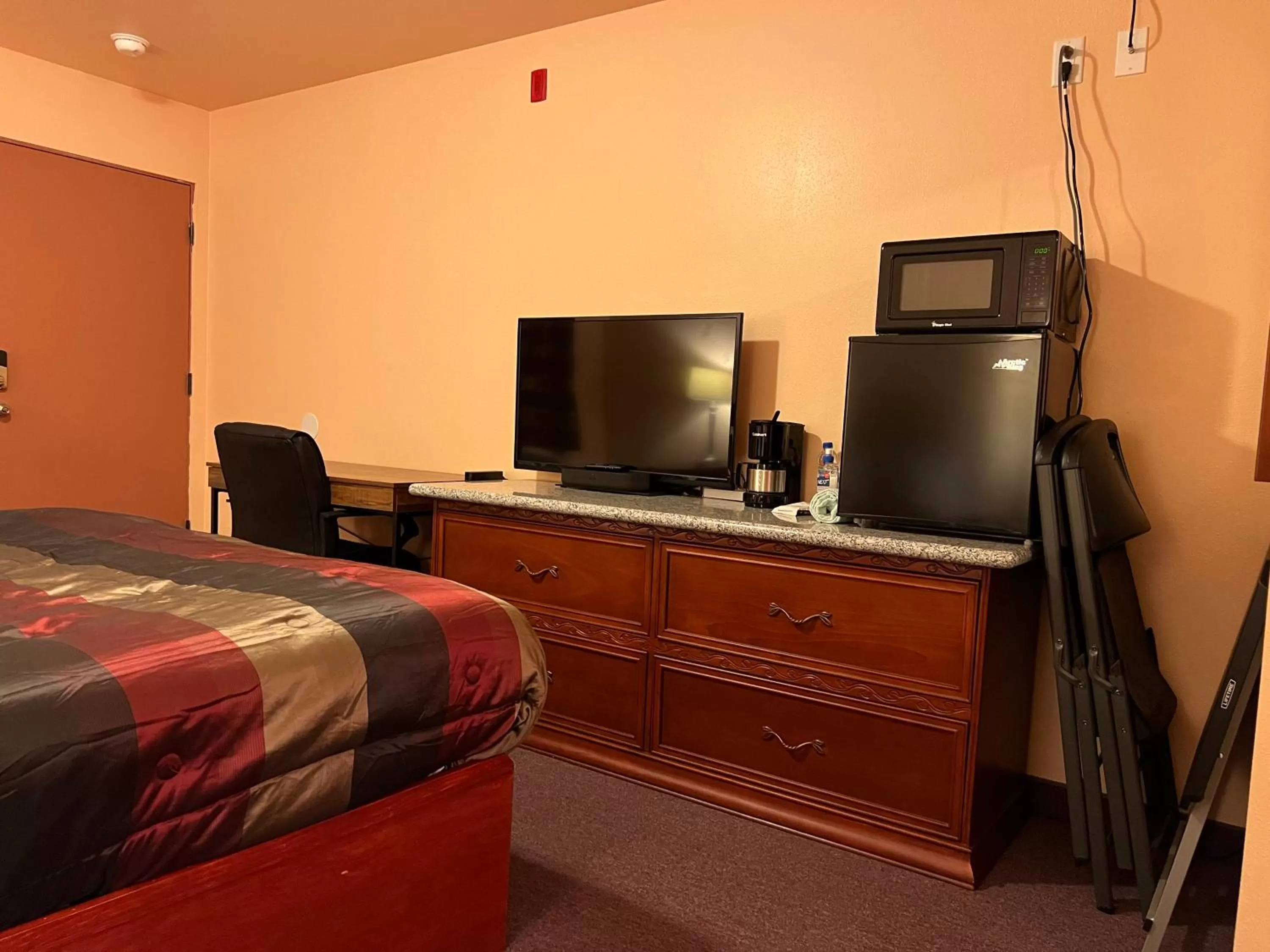 Bed in Frazier View Motel