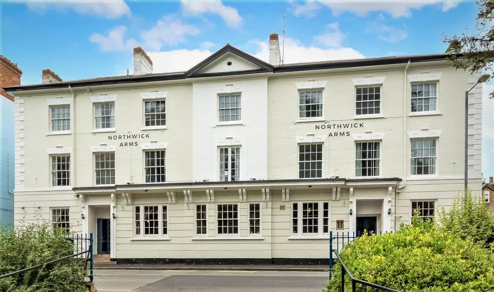 Property Building in The Northwick Arms Hotel