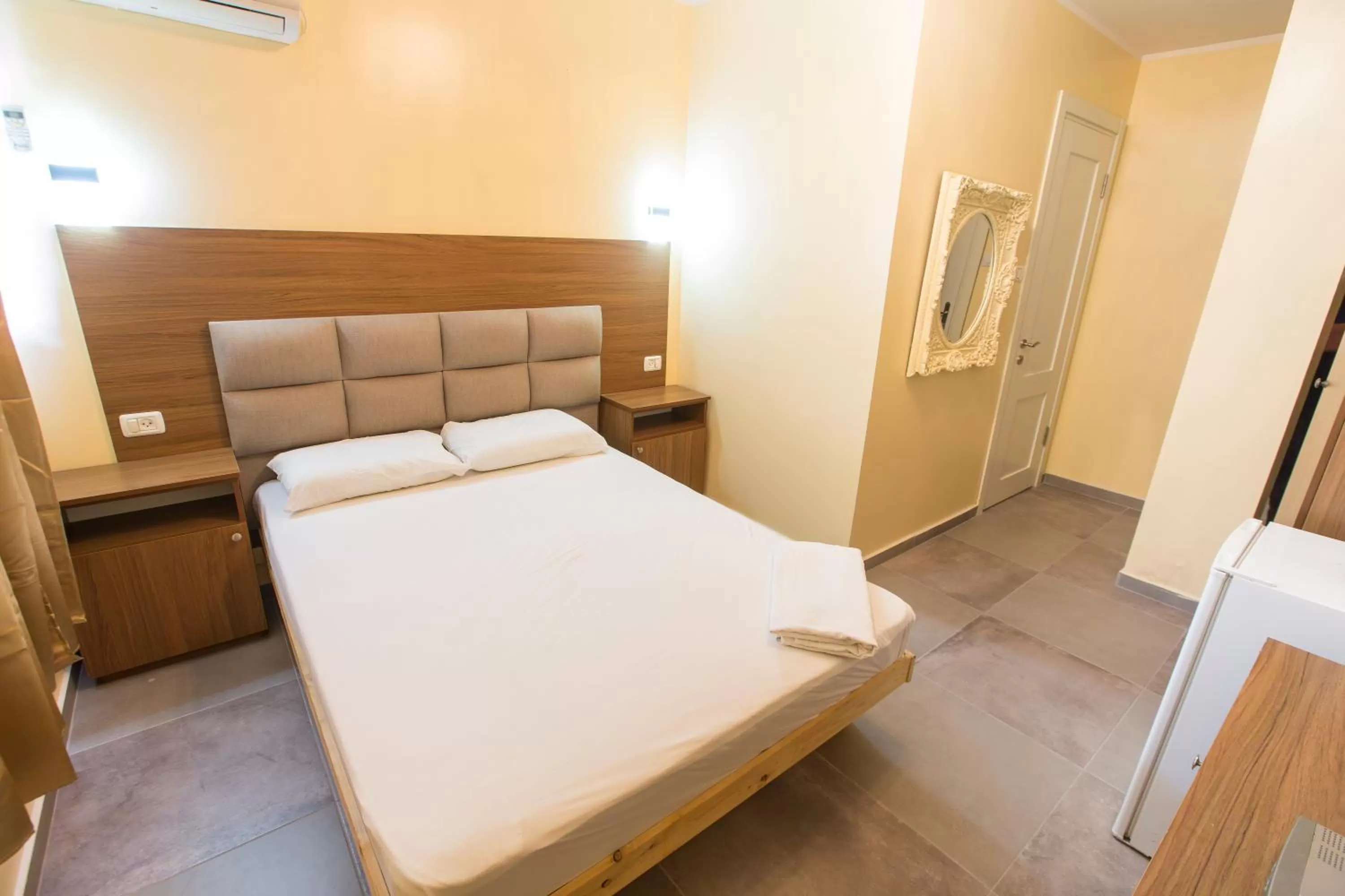 Photo of the whole room in Central Laguardia Hotel