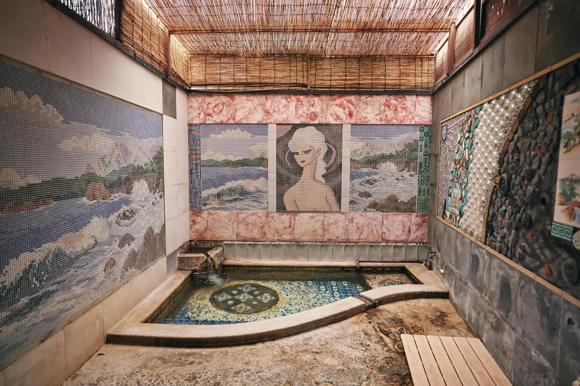 Hot Spring Bath in Ryokan Nogami Honkan