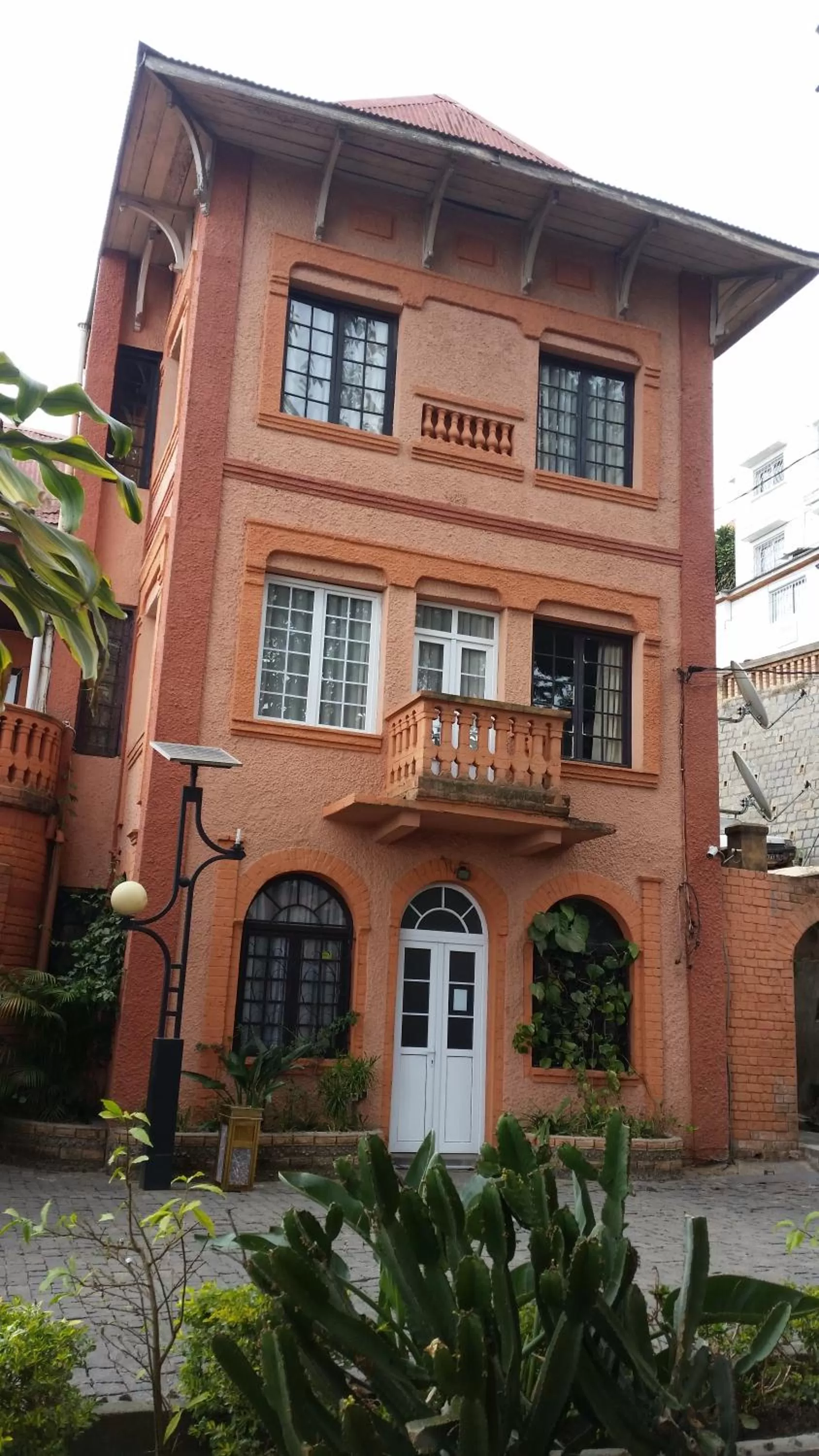 Facade/entrance in Relais De La Haute Ville Tana