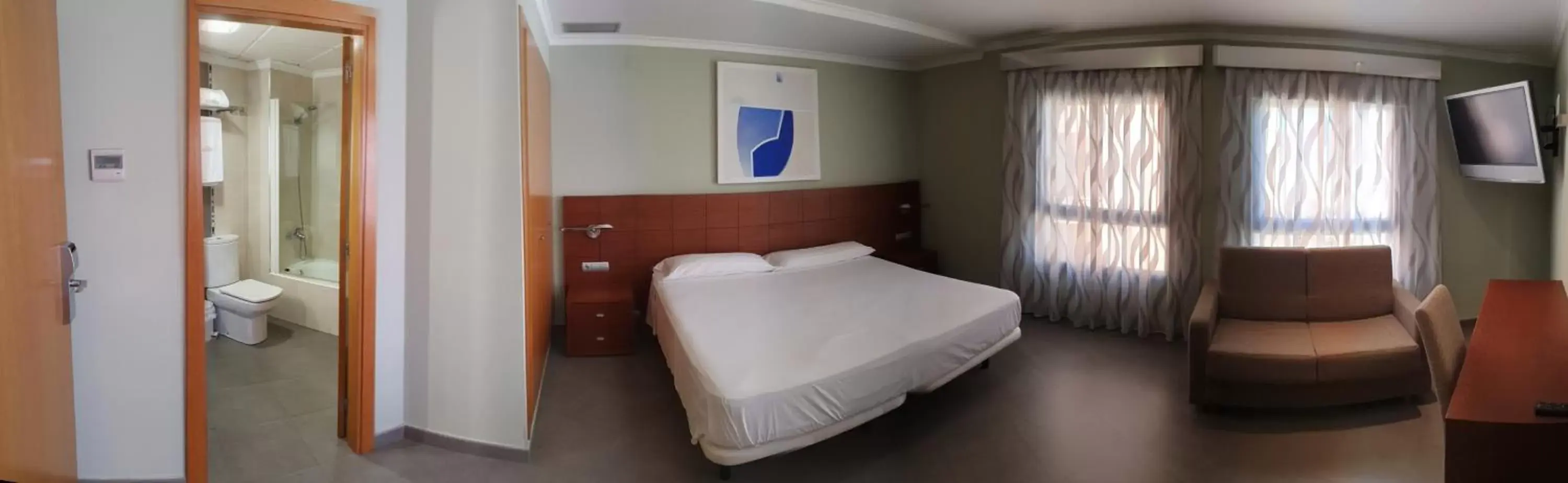 Bedroom, Bed in Nou Avenida