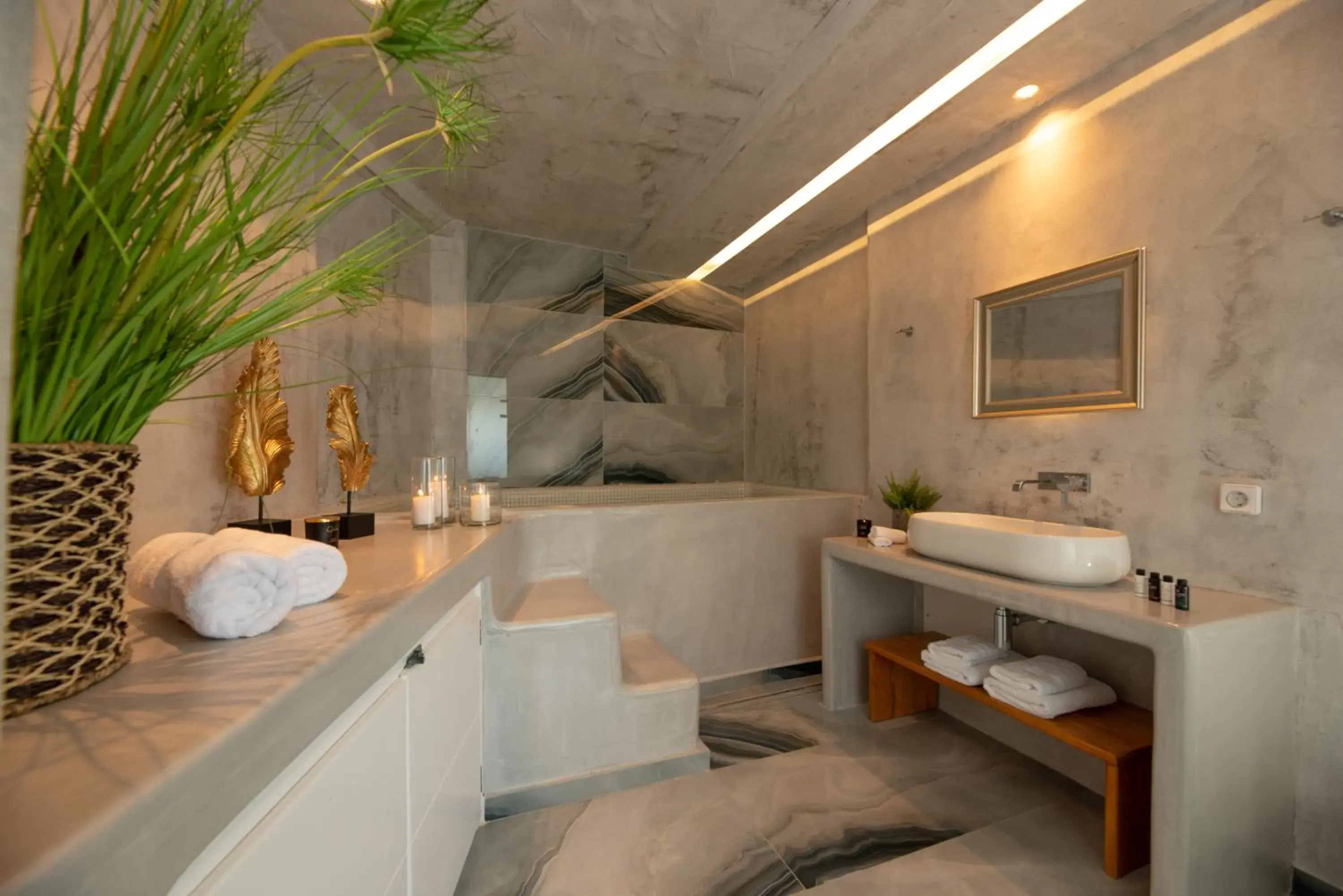 Bathroom in Daydream Luxury Suites