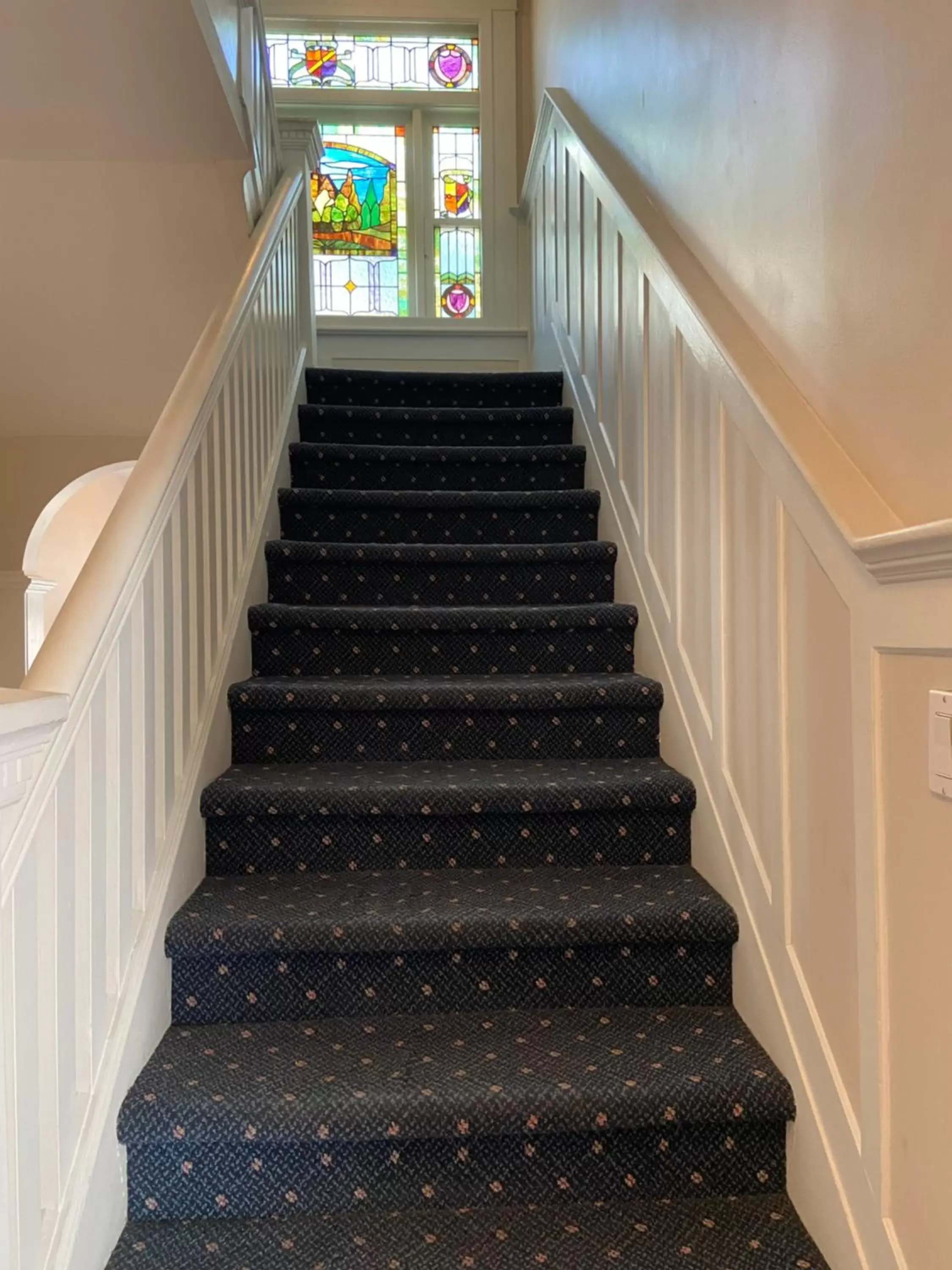 Two-Bedroom Suite in Windsor Guest House Two-Bedroom Suite in Windsor Guest House