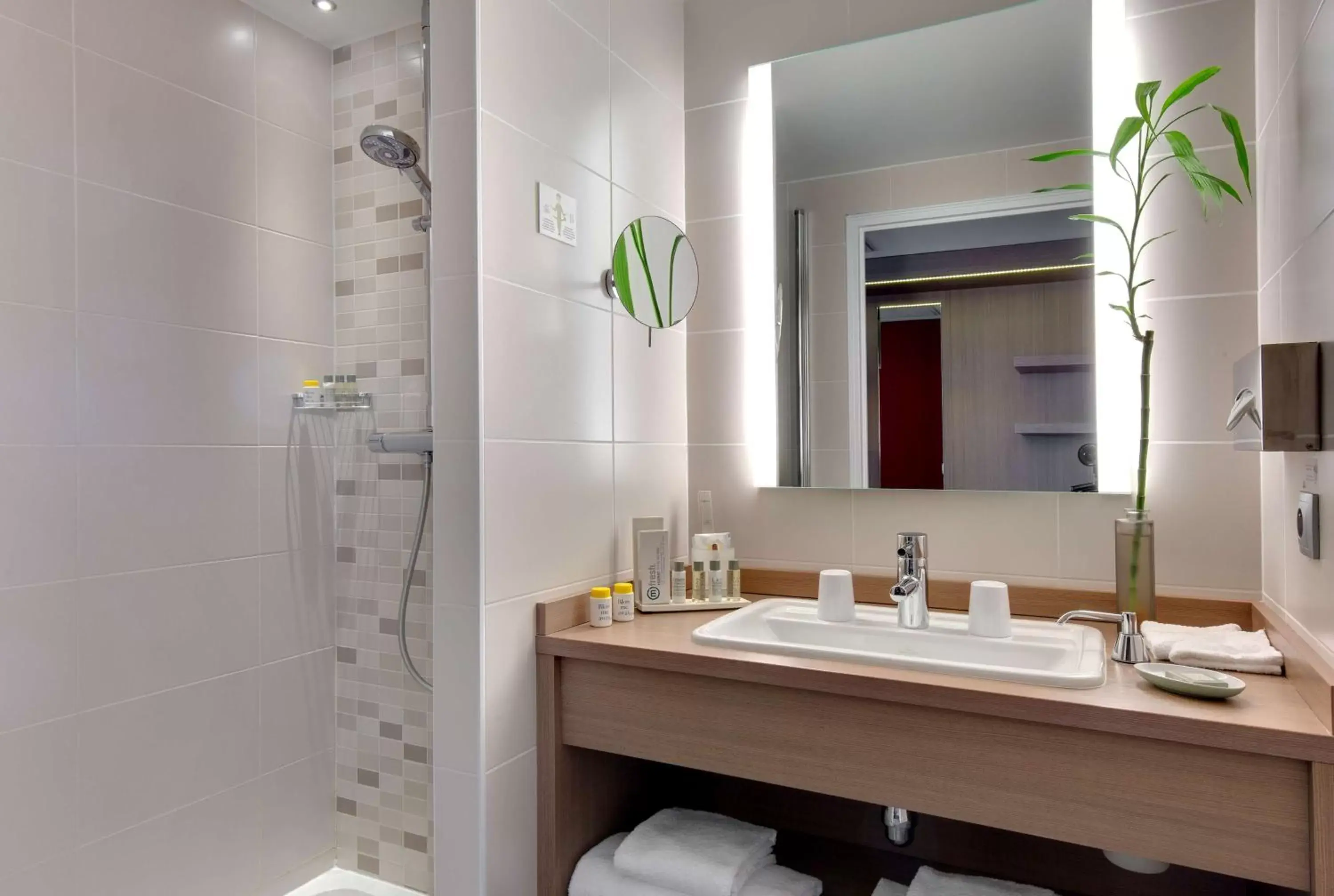 Bathroom in DoubleTree by Hilton Lyon Eurexpo