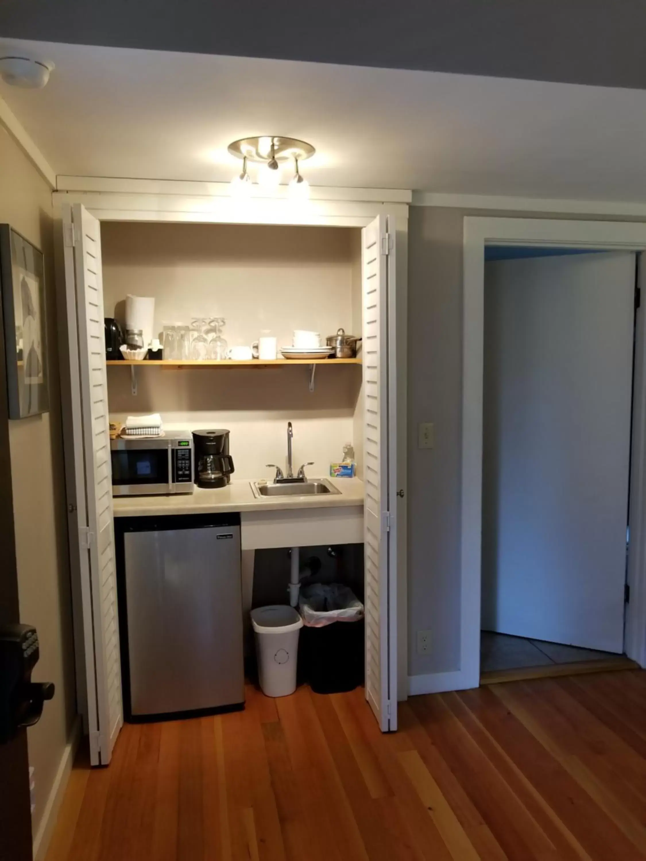 Kitchen/Kitchenette in China Creek Cottages