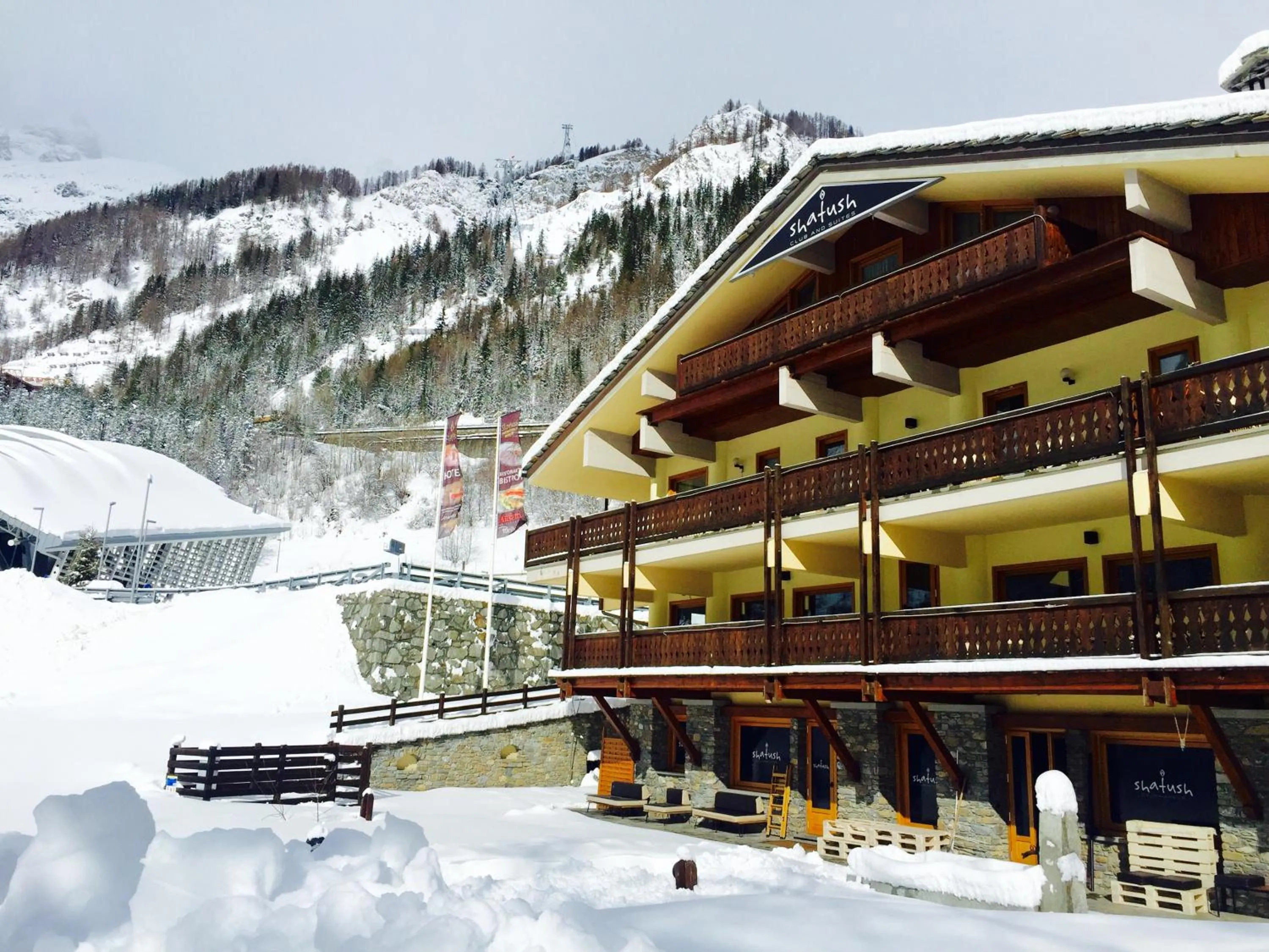 Property building in Shatush Hotel