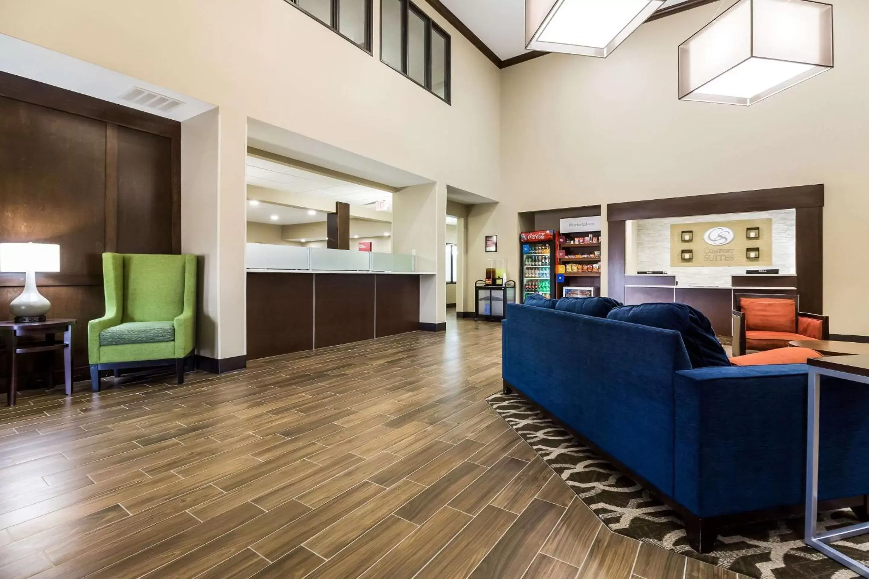 Property building, Lobby/Reception in Comfort Suites - Sioux Falls