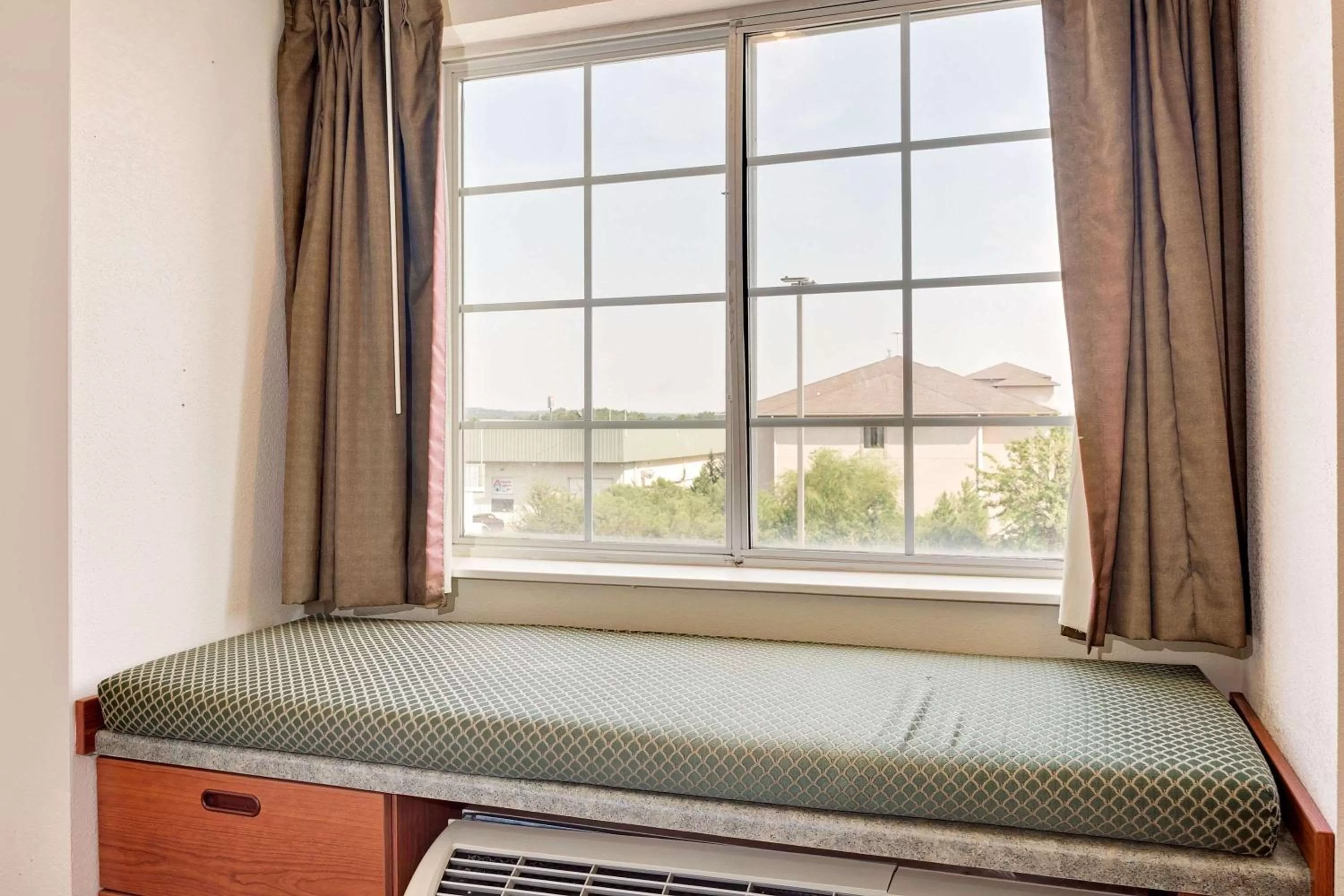 Photo of the whole room, Bed in Microtel Inn & Suites by Wyndham Augusta/Riverwatch