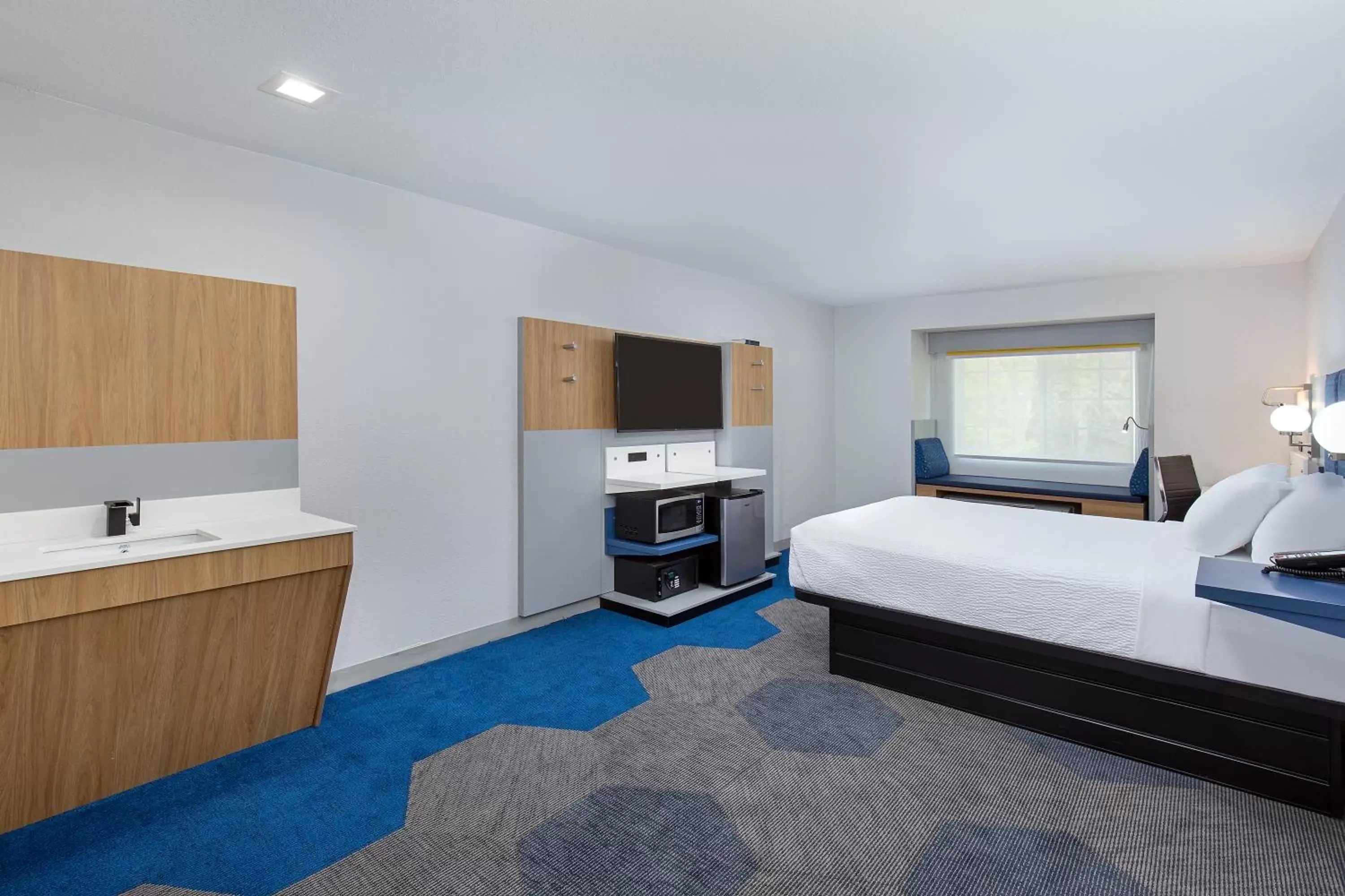 Microtel Inn & Suites by Wyndham Manchester - Newly Renovated