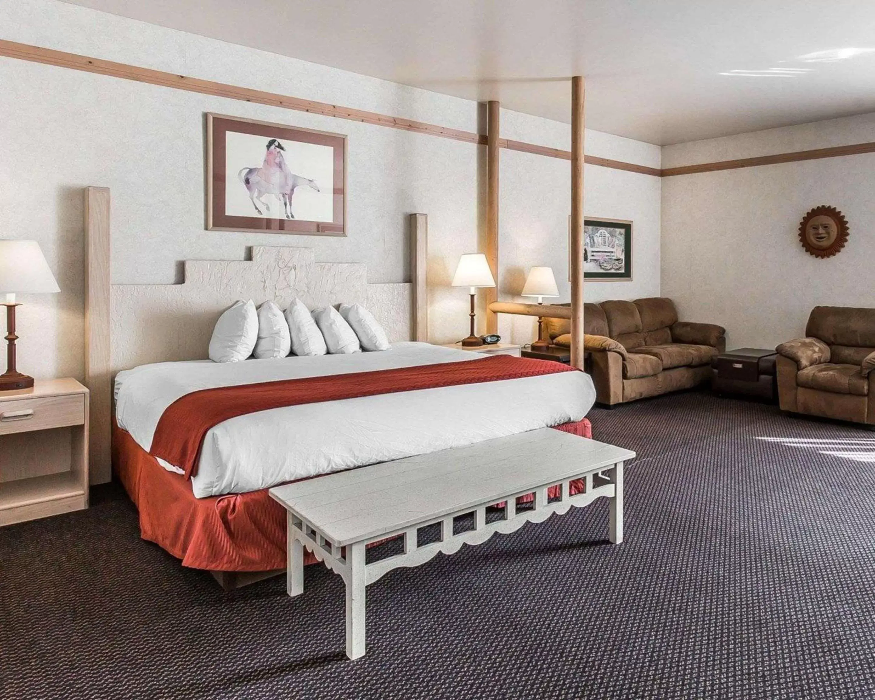 Photo of the whole room, Bed in Quality Suites Moab near Arches National Park