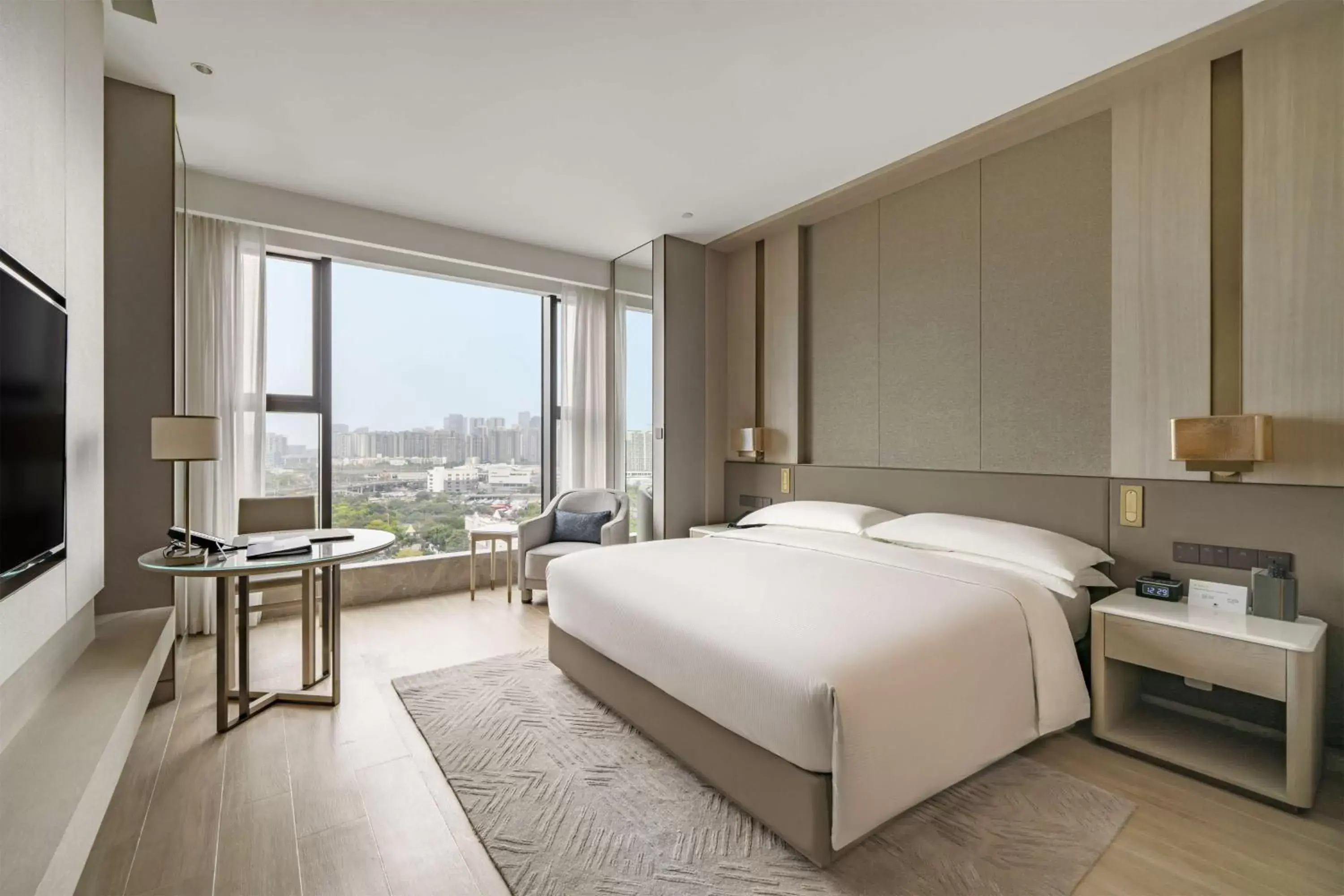 Bedroom in DoubleTree By Hilton Shenzhen Nanshan Hotel & Residences