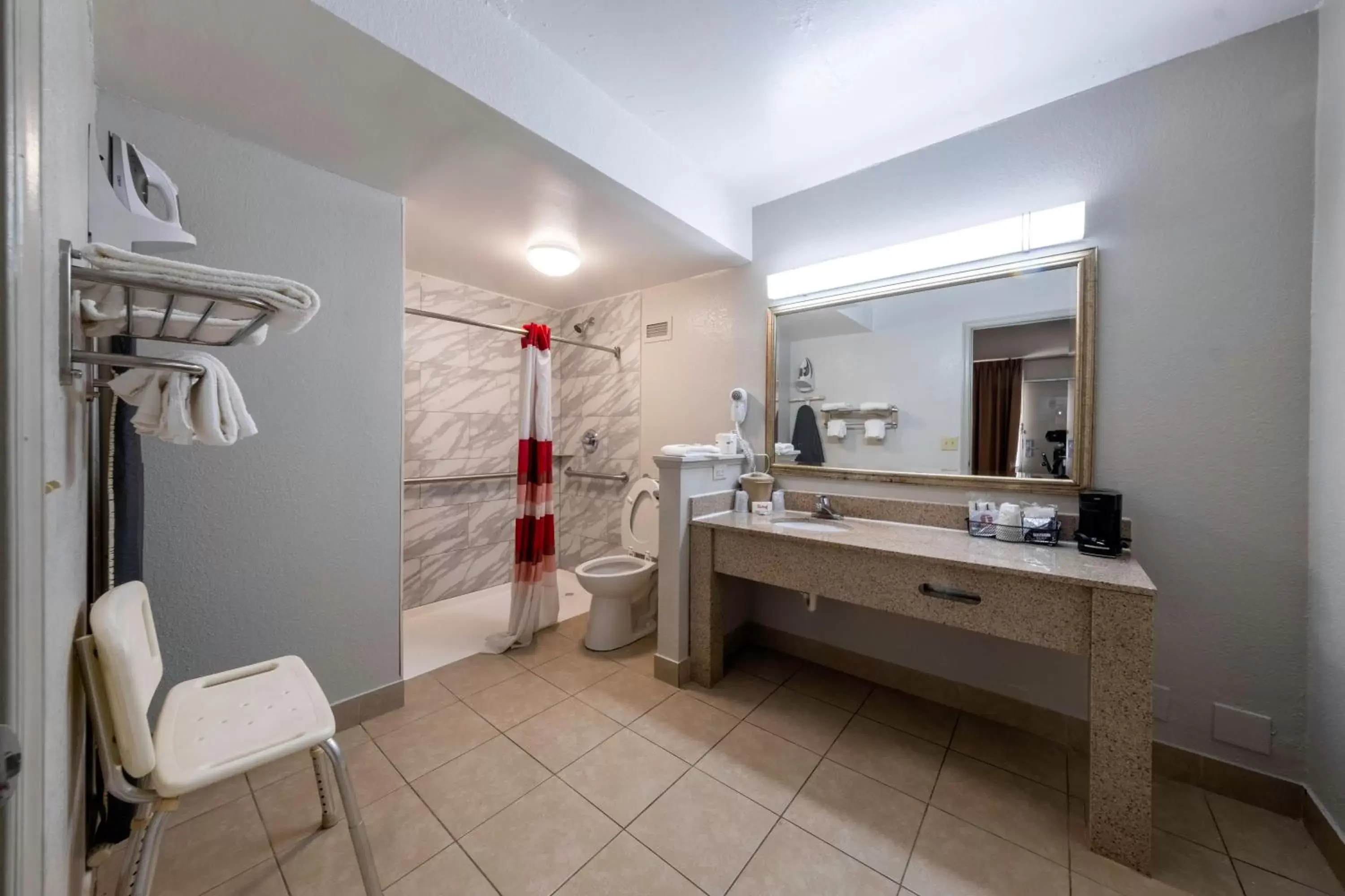 Photo of the whole room, Bathroom in Red Roof Inn Charlottesville