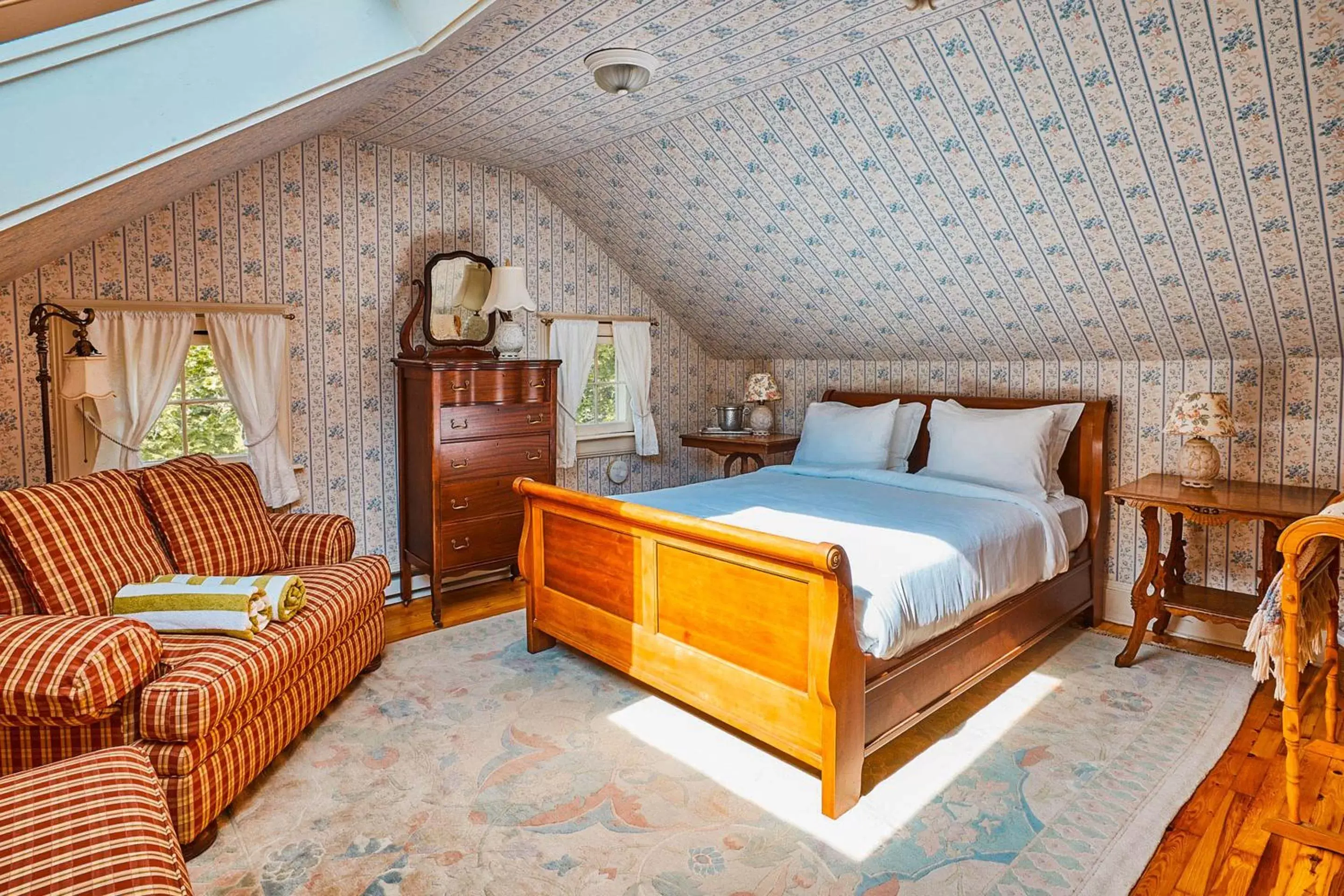 Bed in Apple Tree Inn