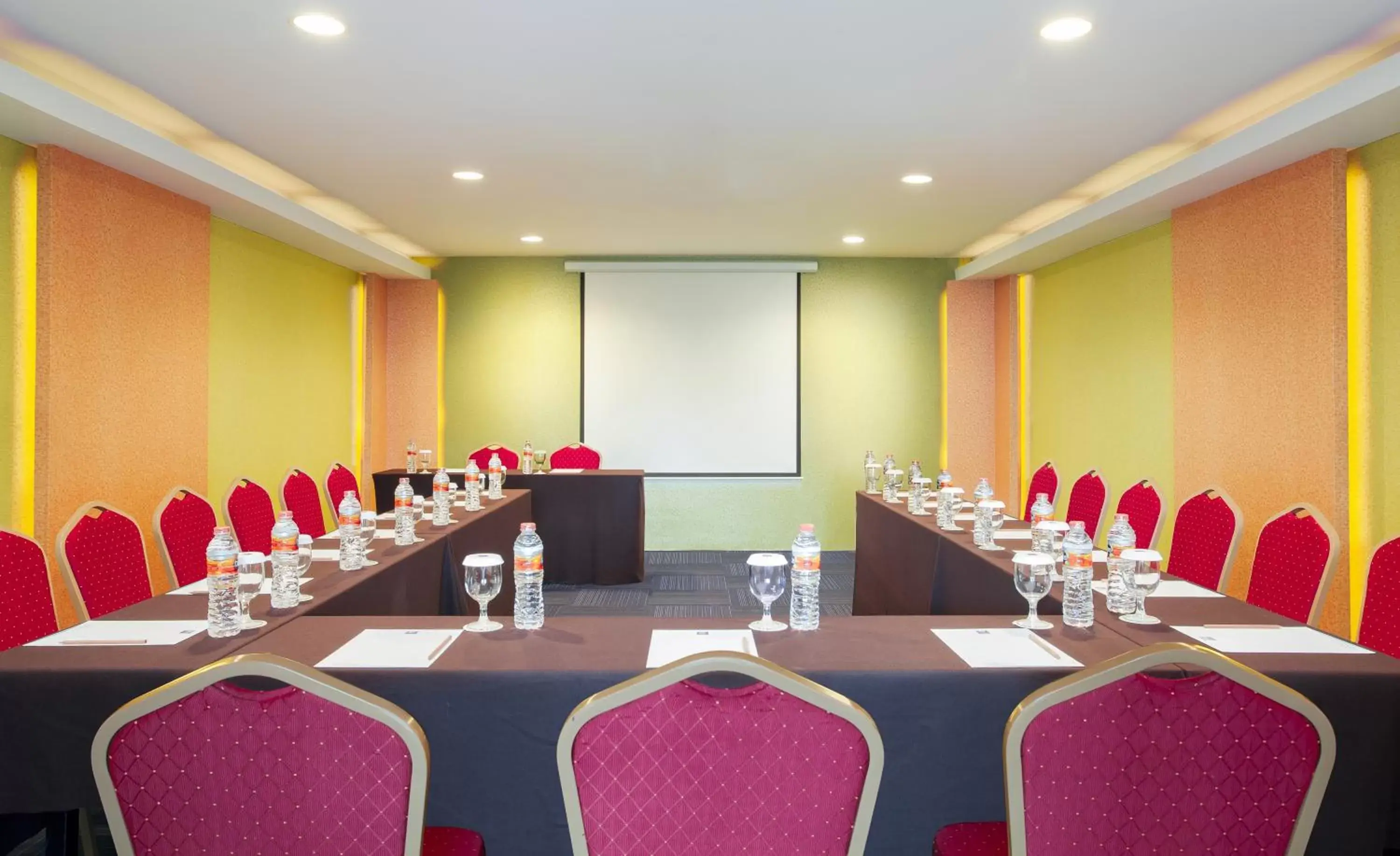 Banquet/Function facilities in Ibis Budget Semarang Tendean - CHSE Certified