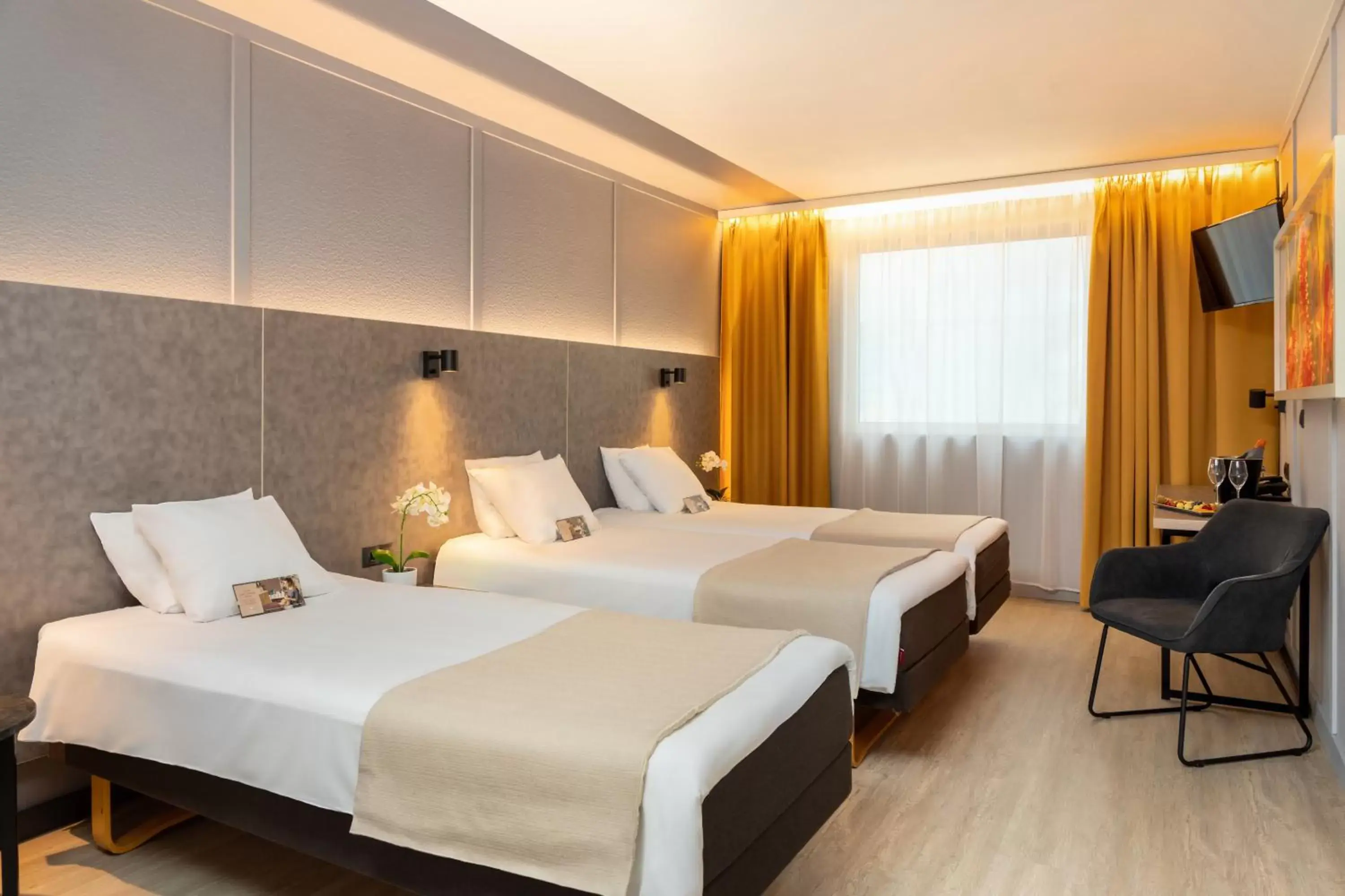 Bedroom, Bed in Metropol Hotel
