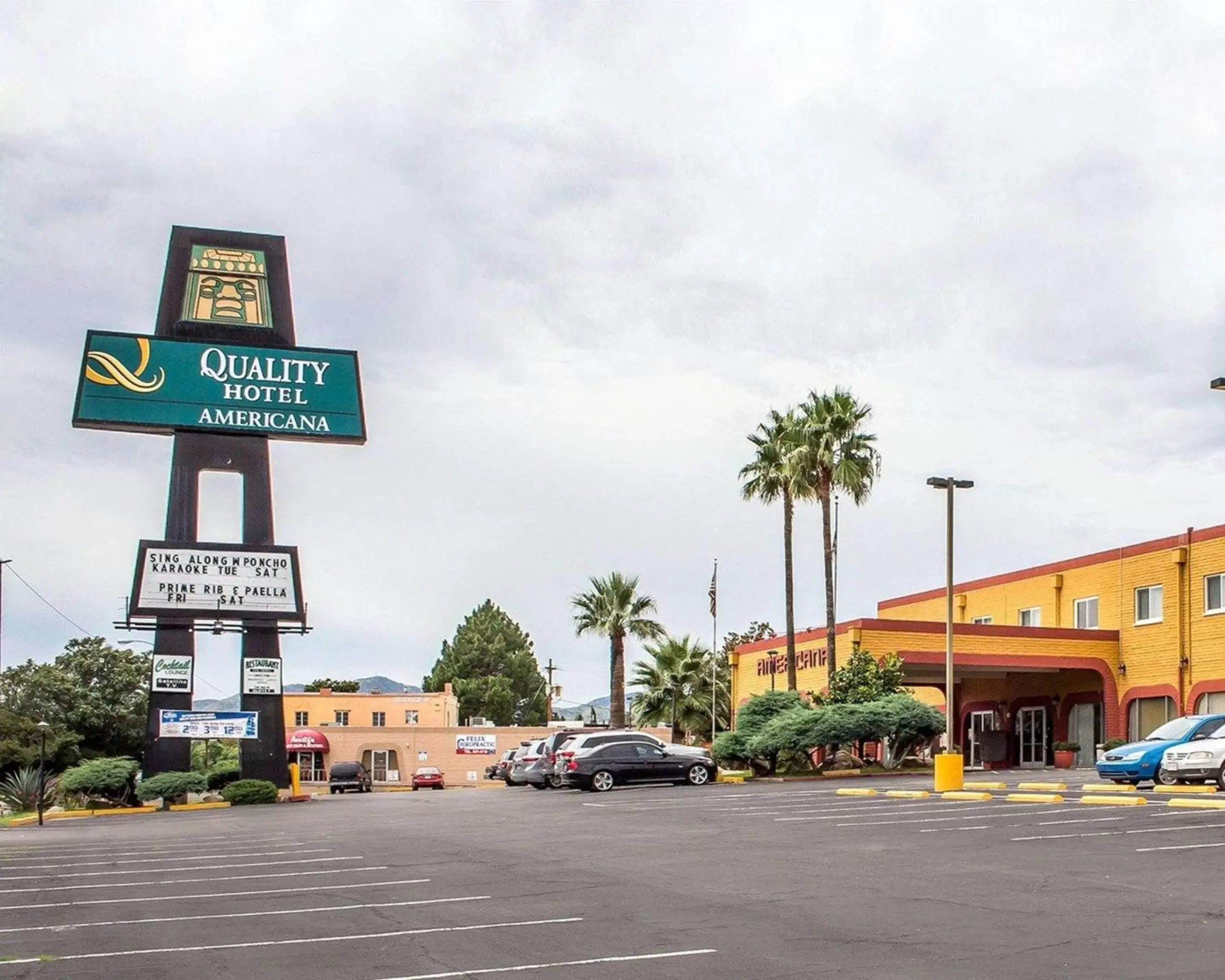Property building in Quality Hotel Americana Nogales