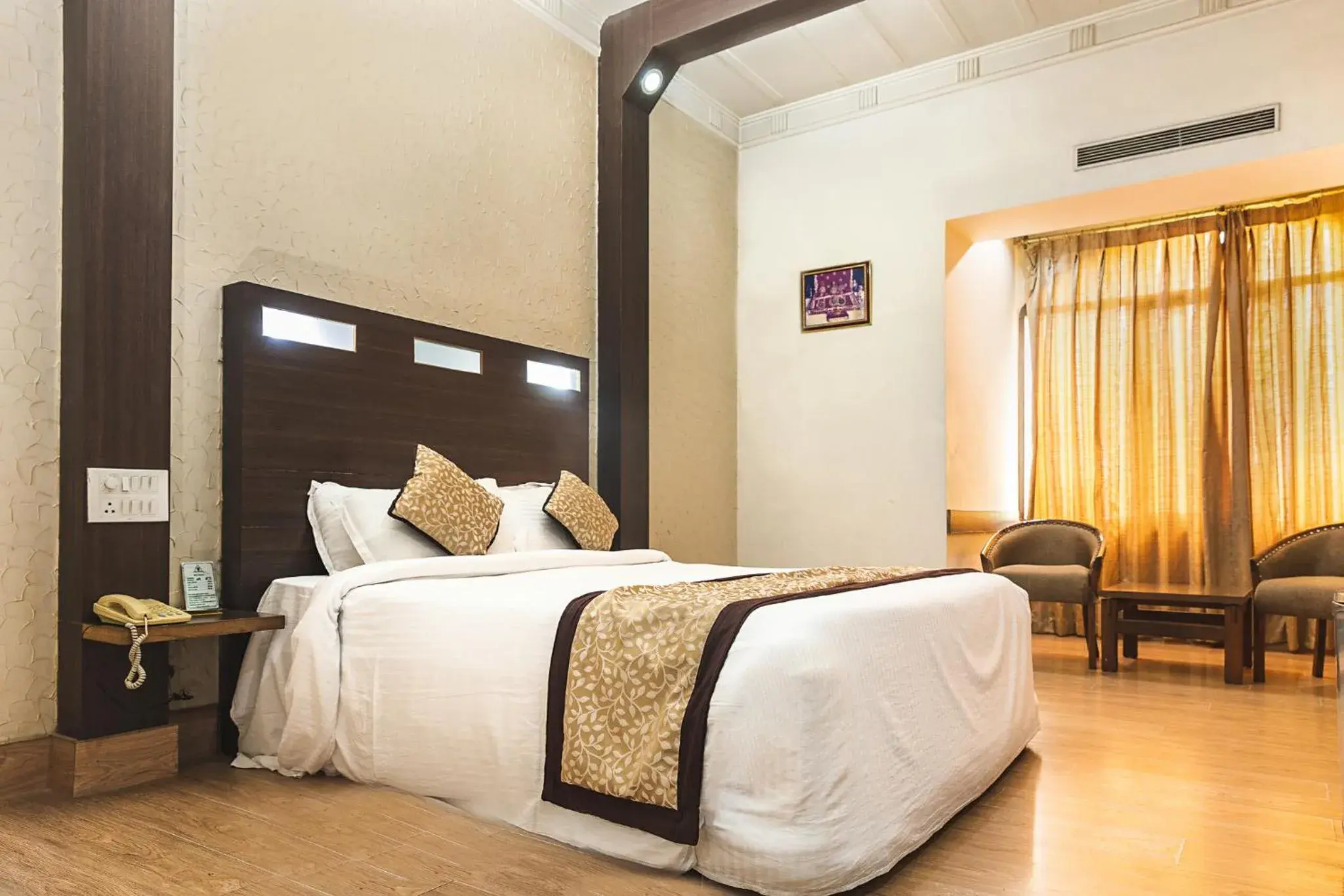 Bed in Hotel Asia Vaishnodevi