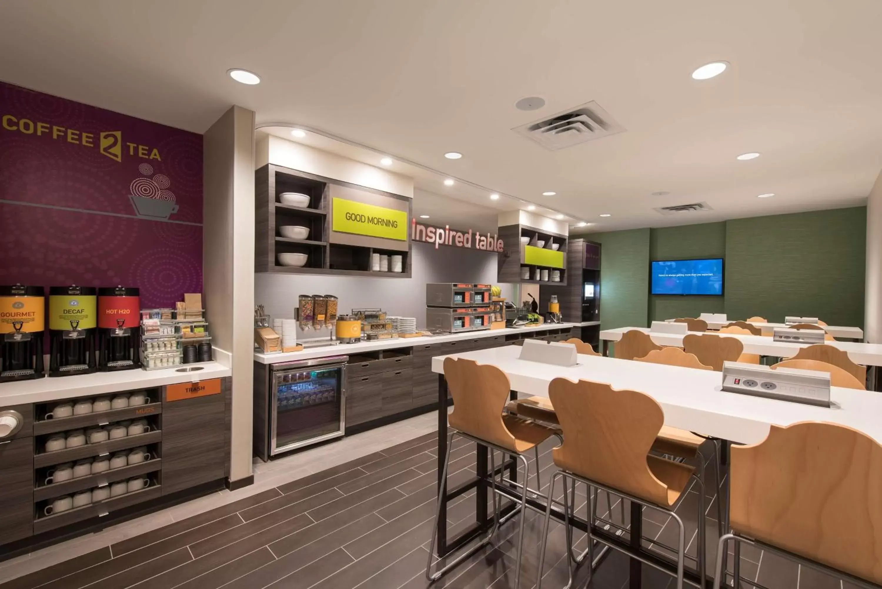 Dining area in Home2 Suites by Hilton Indianapolis Downtown