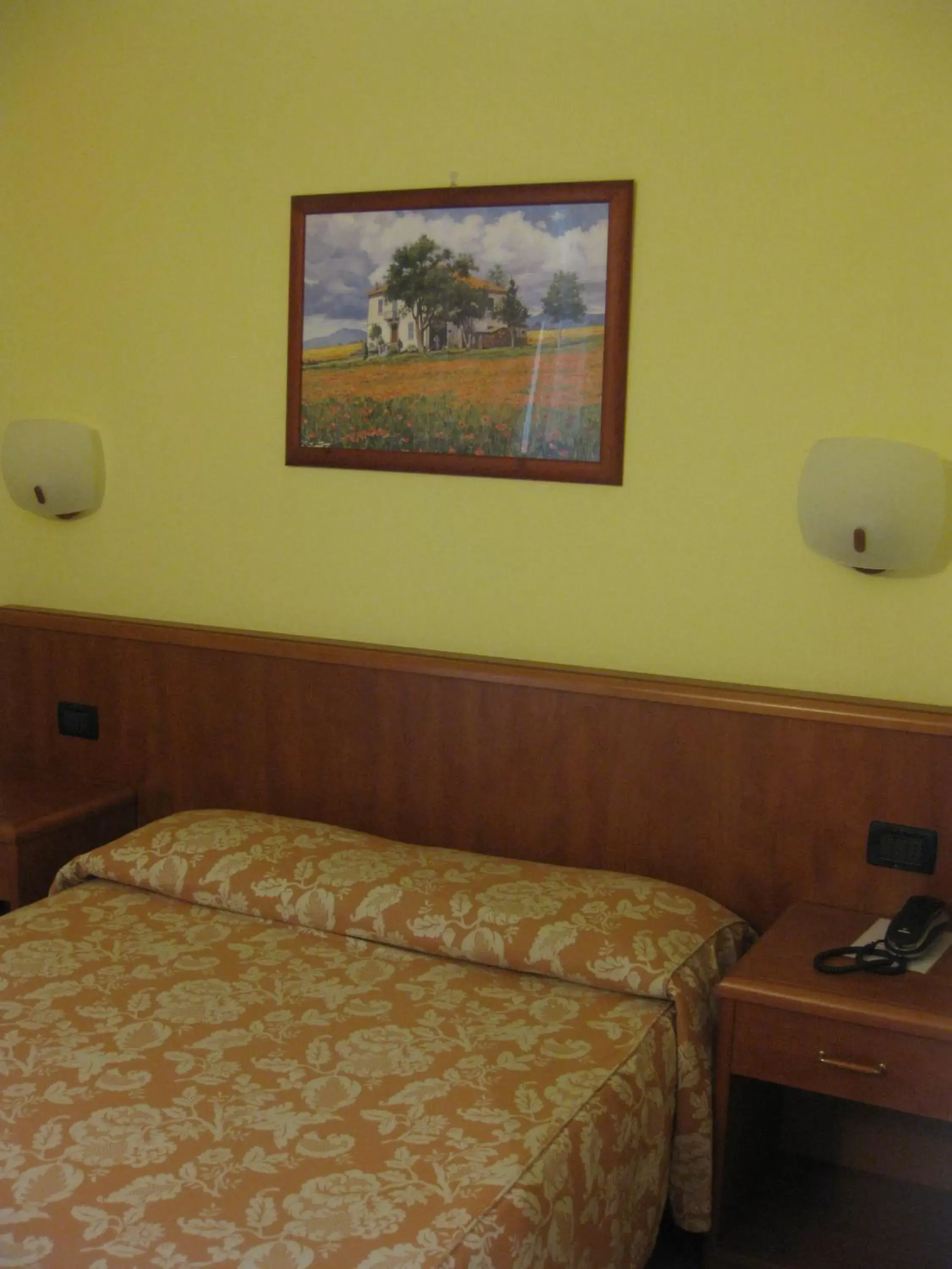 Bed in Albergo Giardino