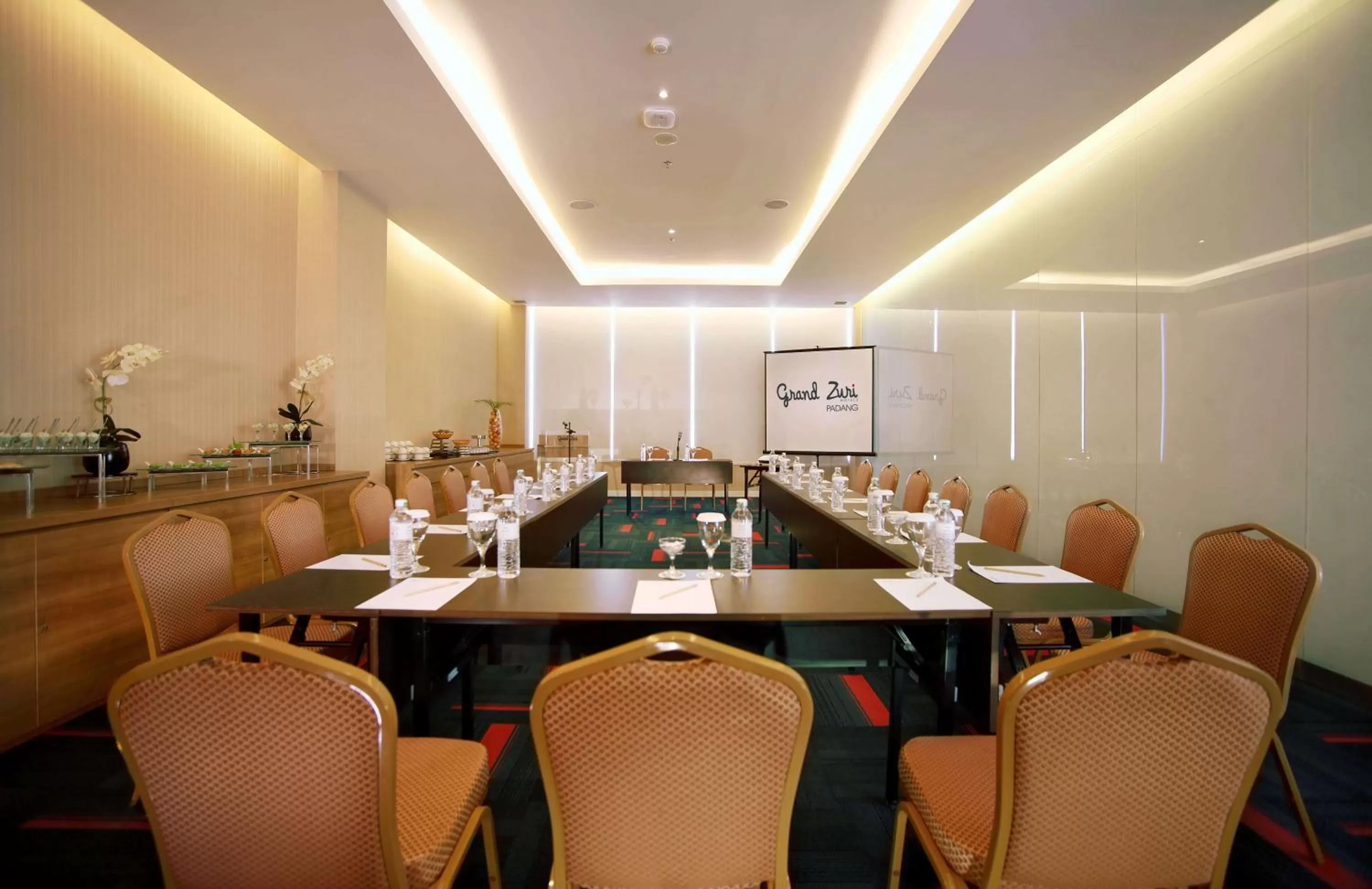 Business facilities in The ZHM Premiere Padang