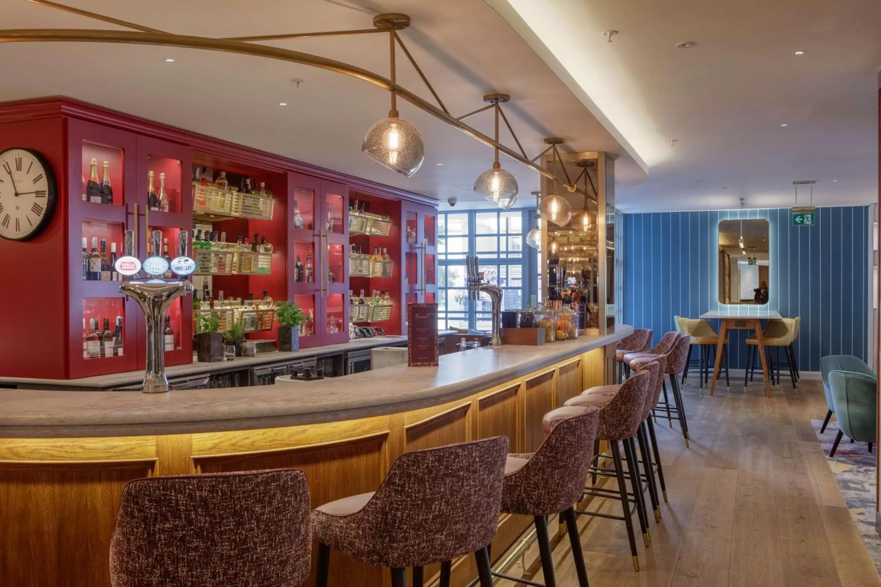 Lounge or bar in DoubleTree by Hilton Bath Lounge or bar in DoubleTree by Hilton Bath