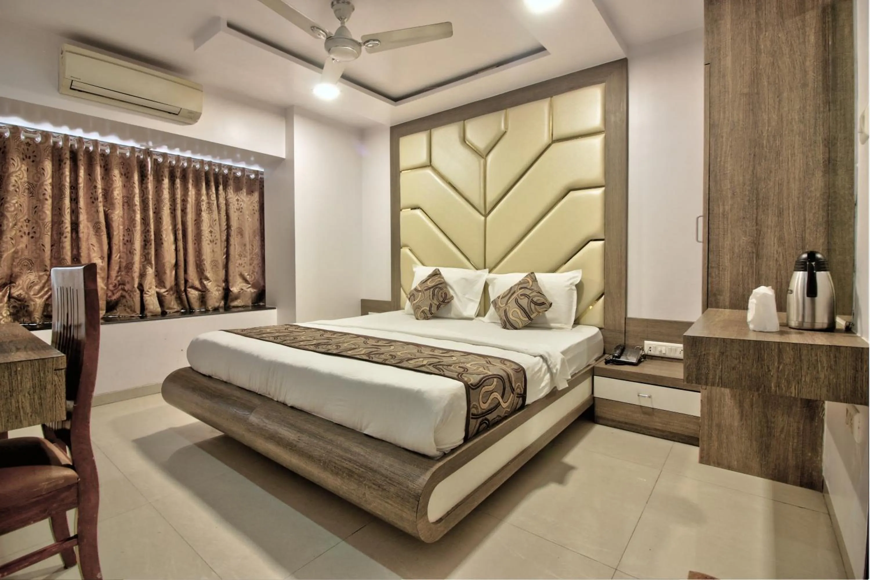 Bed in Hotel City View