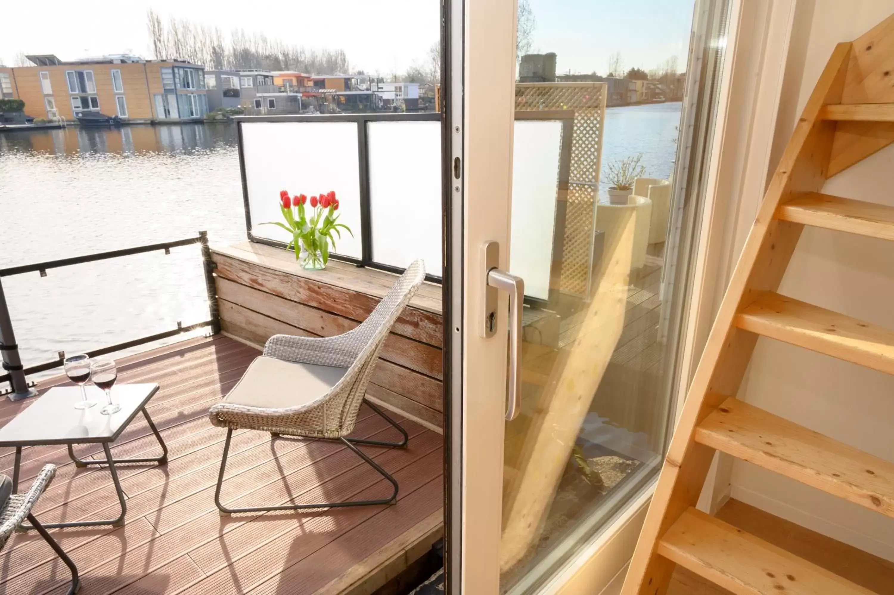 Balcony/Terrace in Houseboat studio with canalview and free bikes