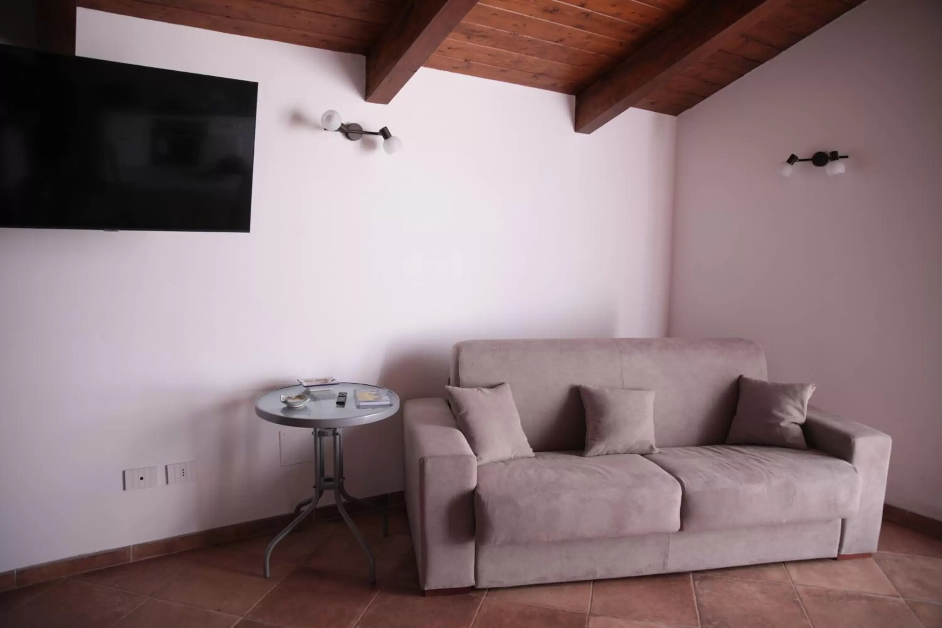 Living room, Seating Area in Palazzo Caracciolo del Sole