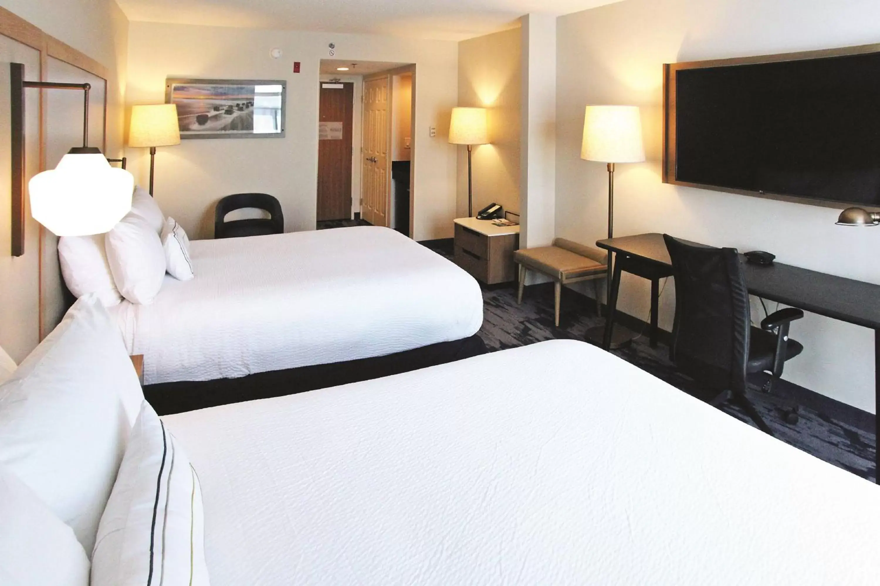 Photo of the whole room, Bed in Fairfield Inn & Suites by Marriott Charleston Airport/Convention Center