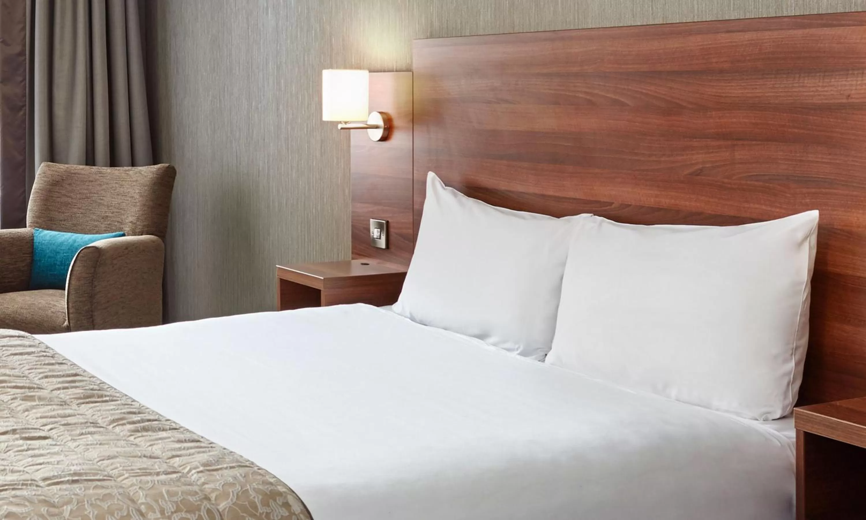 Bed in Leonardo Hotel Milton Keynes