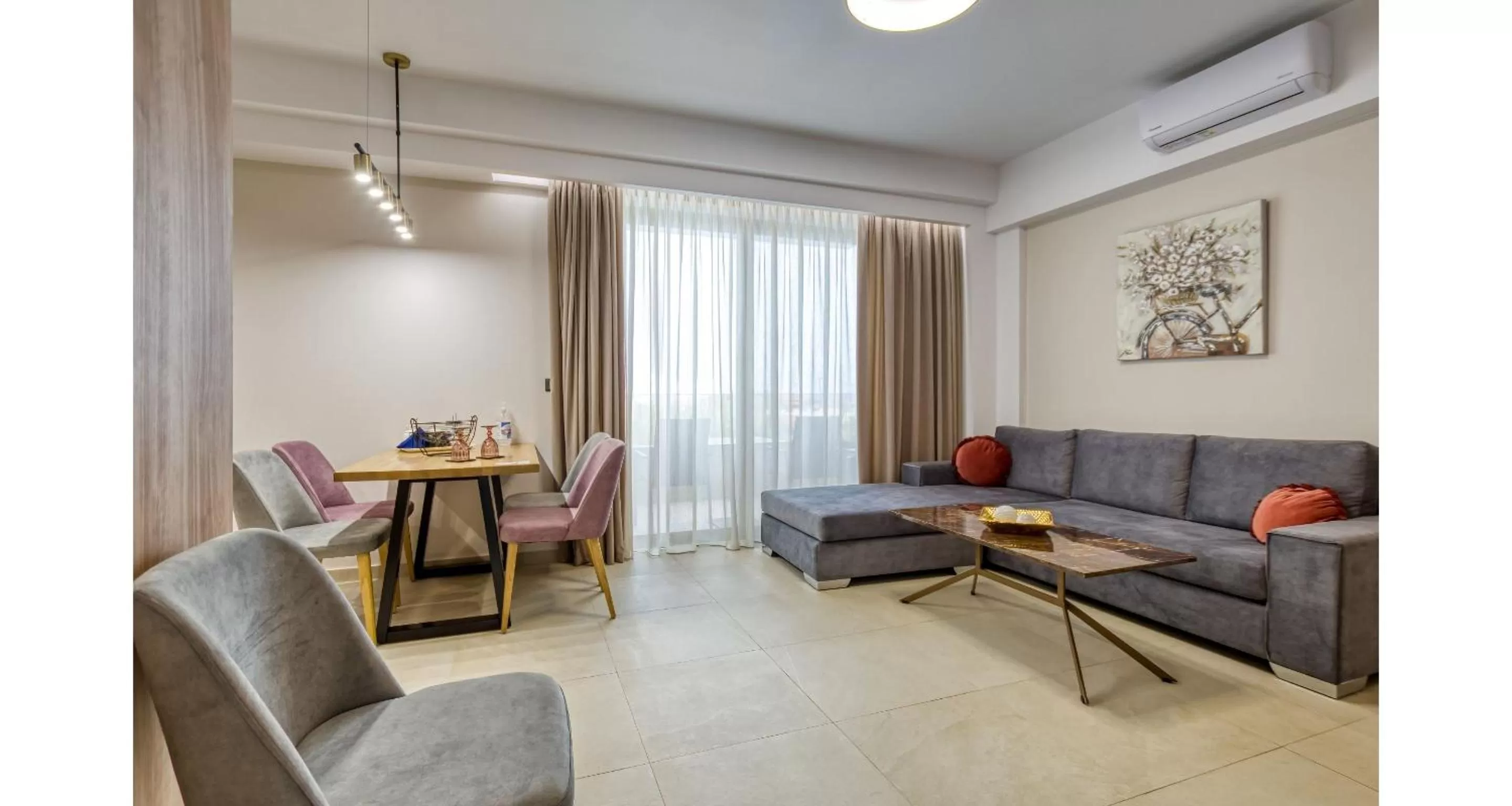 Dining area in Sapphire Horizon Suites