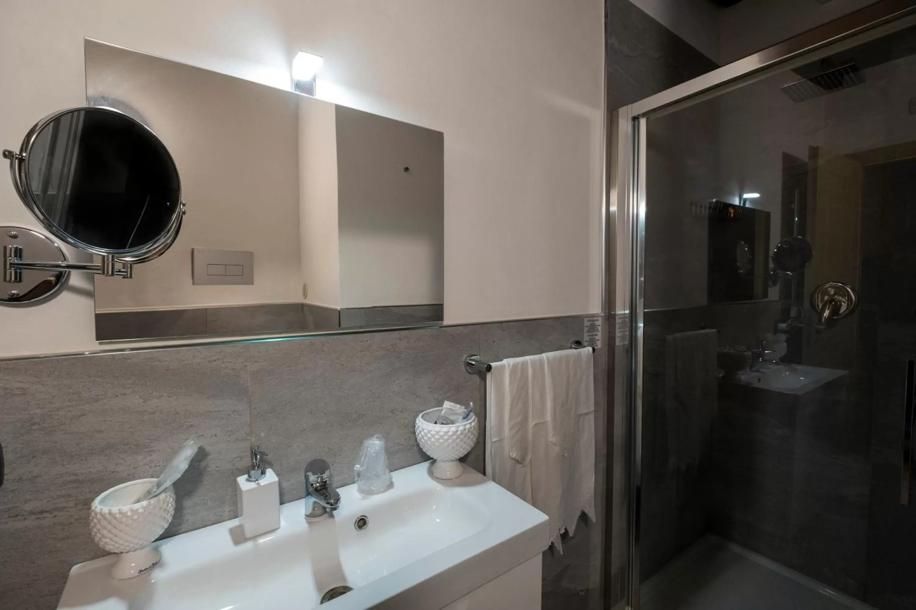 Shower, Bathroom in Villa del Gattopardo