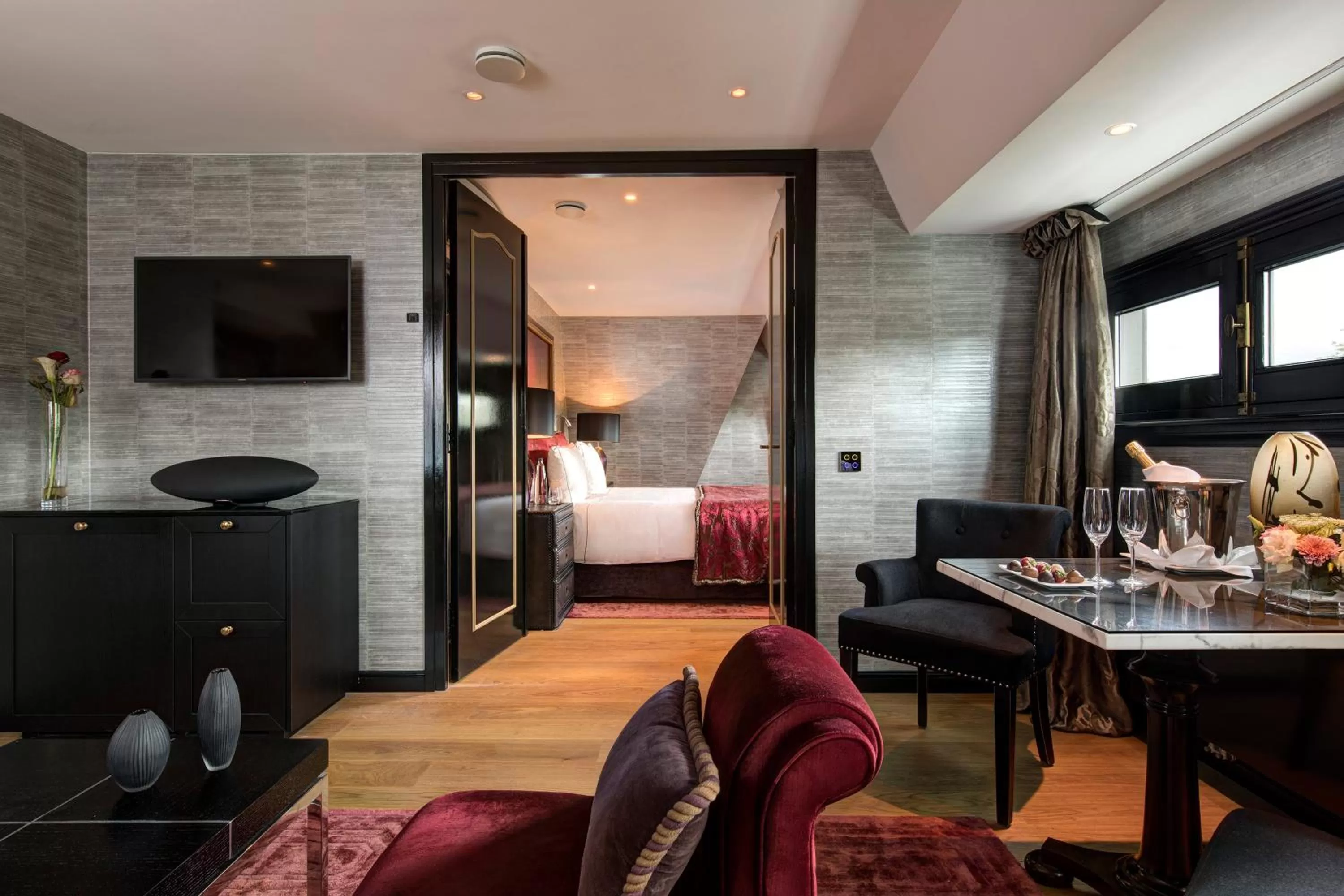 Executive Suite with Spa Bath in The Pavilions Amsterdam, The Toren