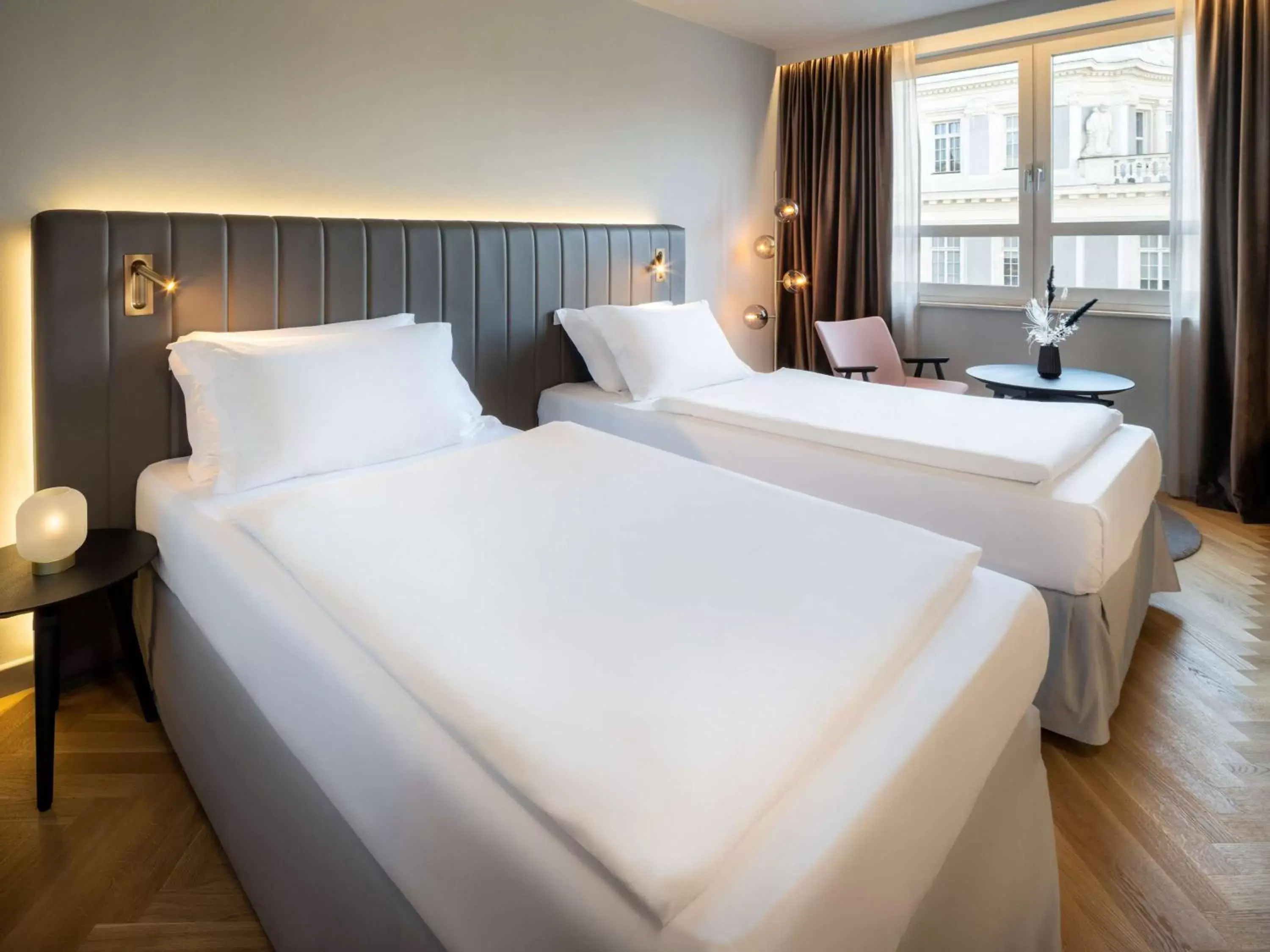 Photo of the whole room, Bed in Hotel Am Konzerthaus Vienna - MGallery