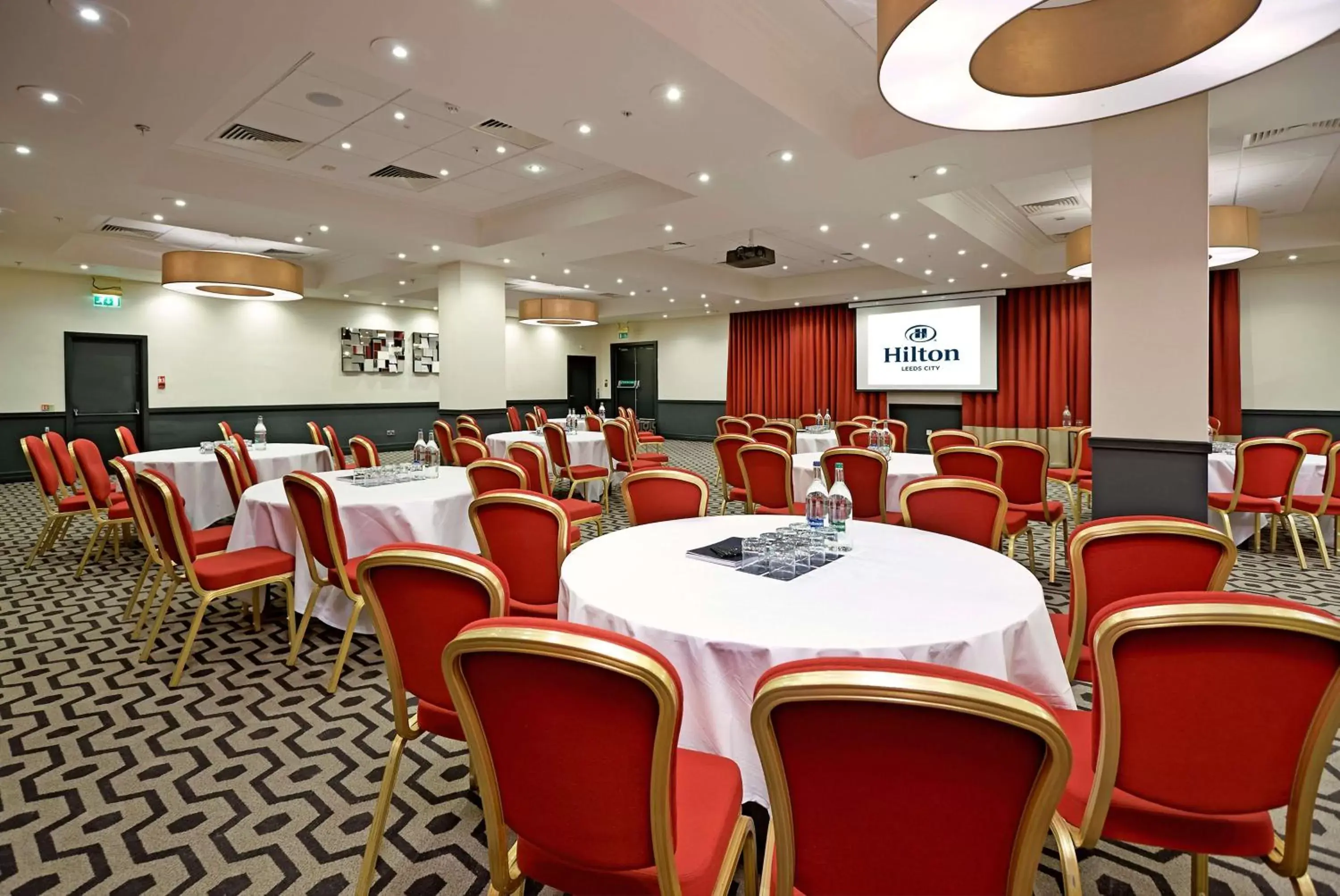 Meeting/conference room, Restaurant/Places to Eat in Hilton Leeds City