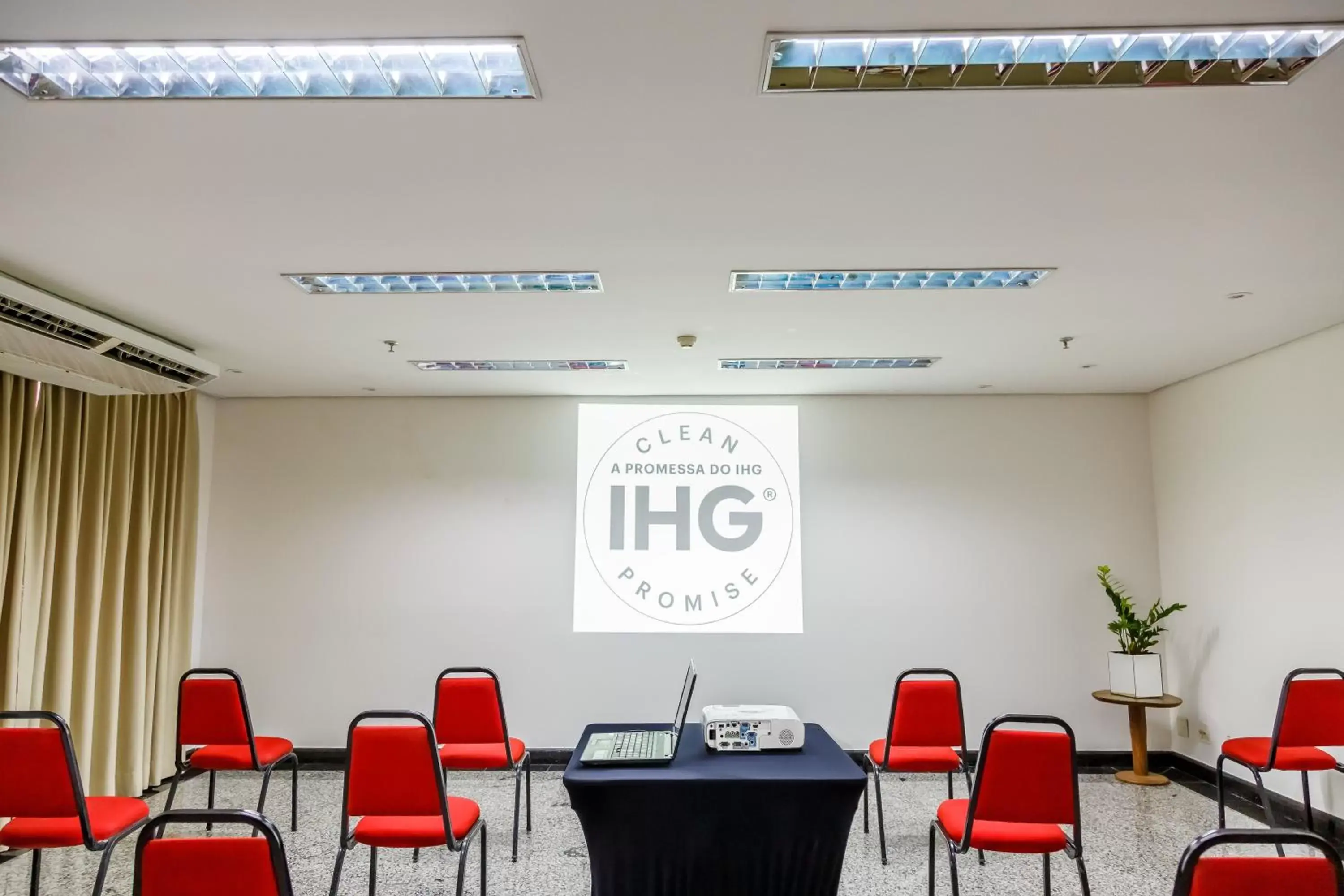 Meeting/conference room in Holiday Inn Manaus, an IHG Hotel