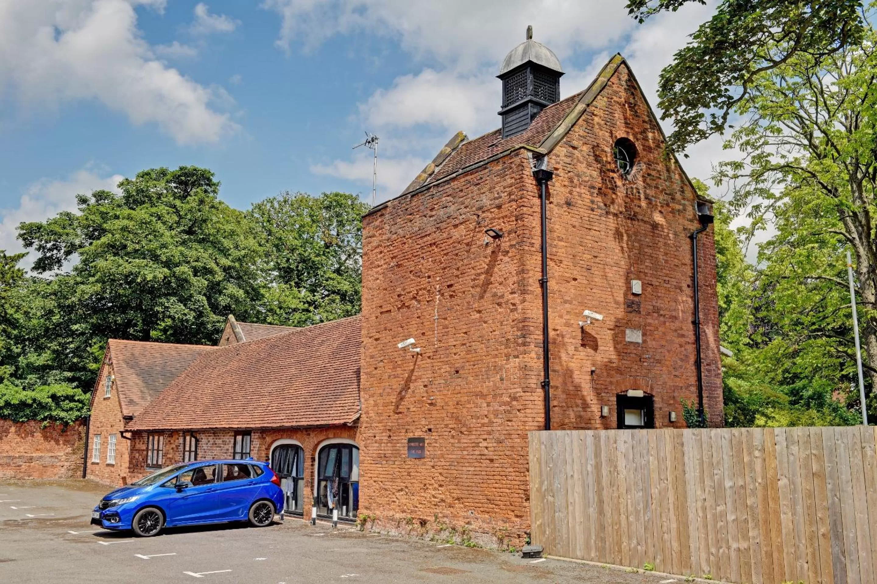 Property Building in OYO Dovecote Hotel