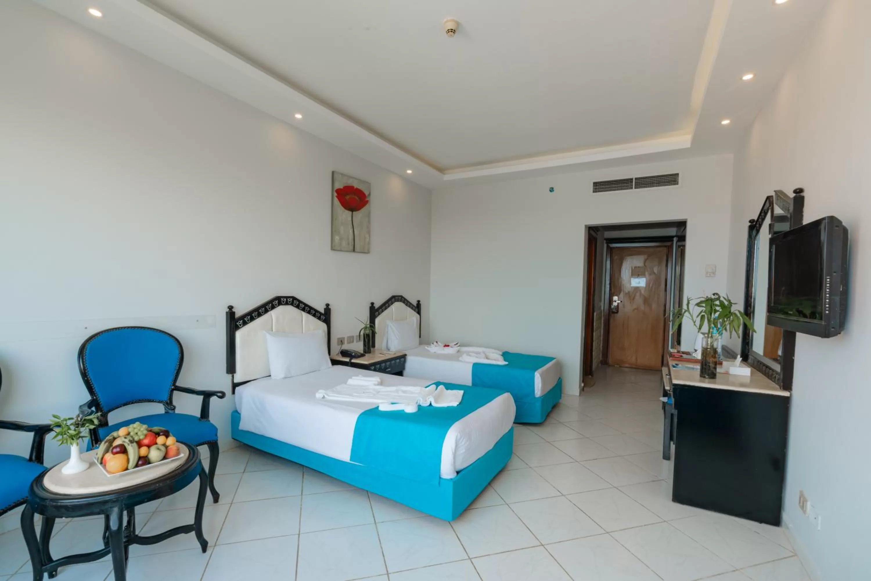 Photo of the whole room, Bed in King Tut Aqua Park Beach Resort