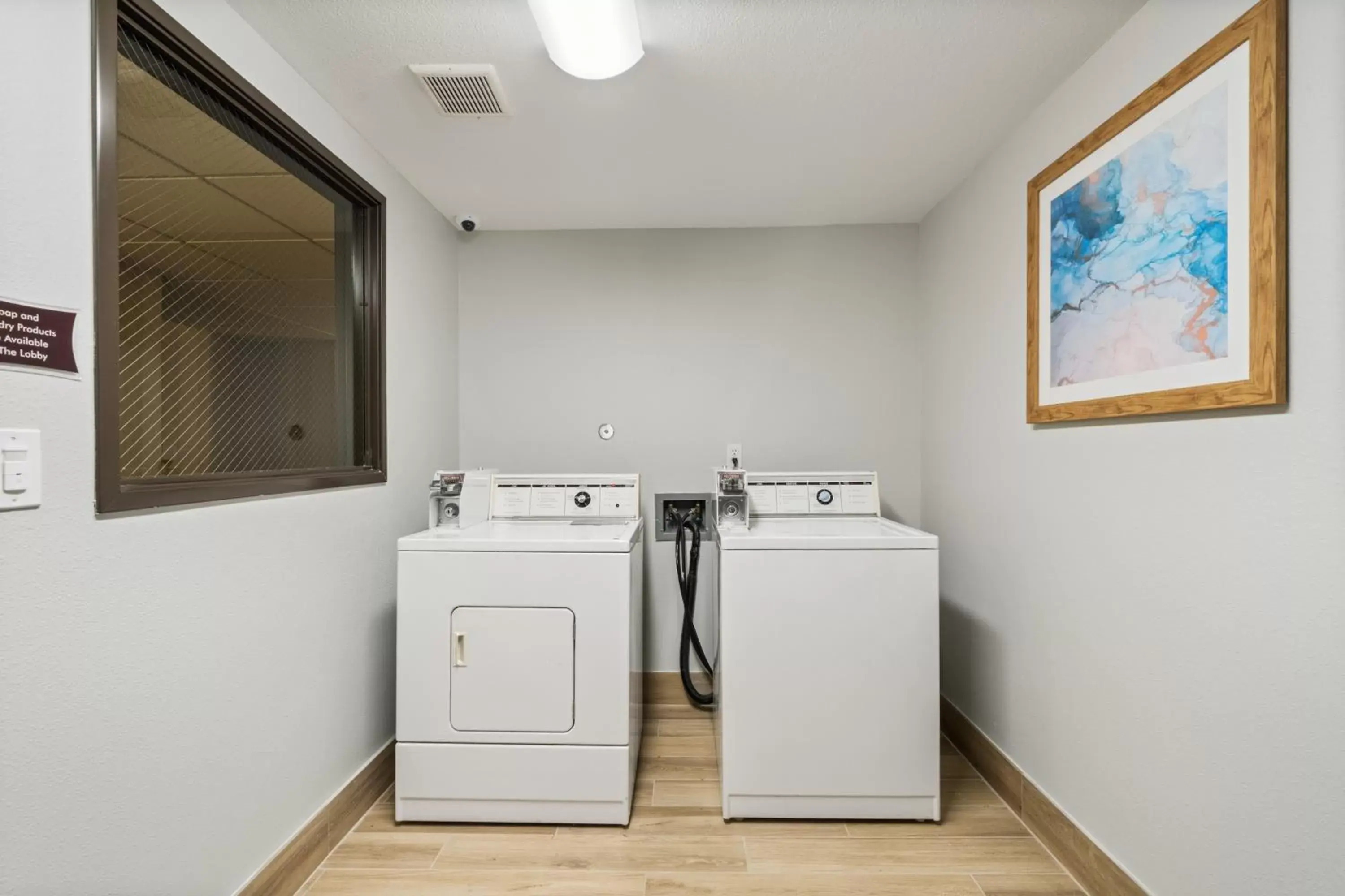 laundry, Kitchen/Kitchenette in Best Western Lake Oswego Hotel & Suites