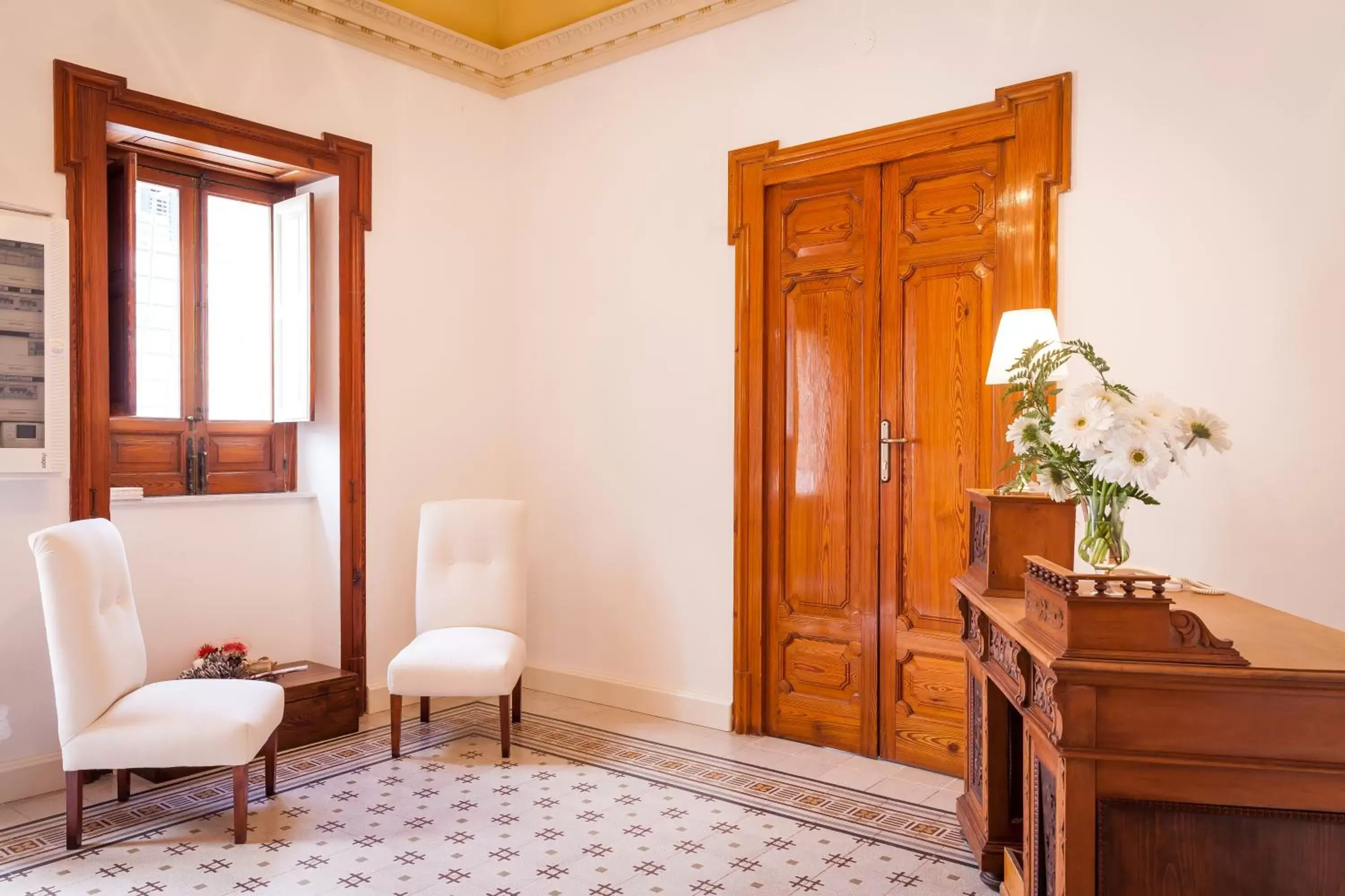 Living room, Seating Area in Palazzo Montalbano