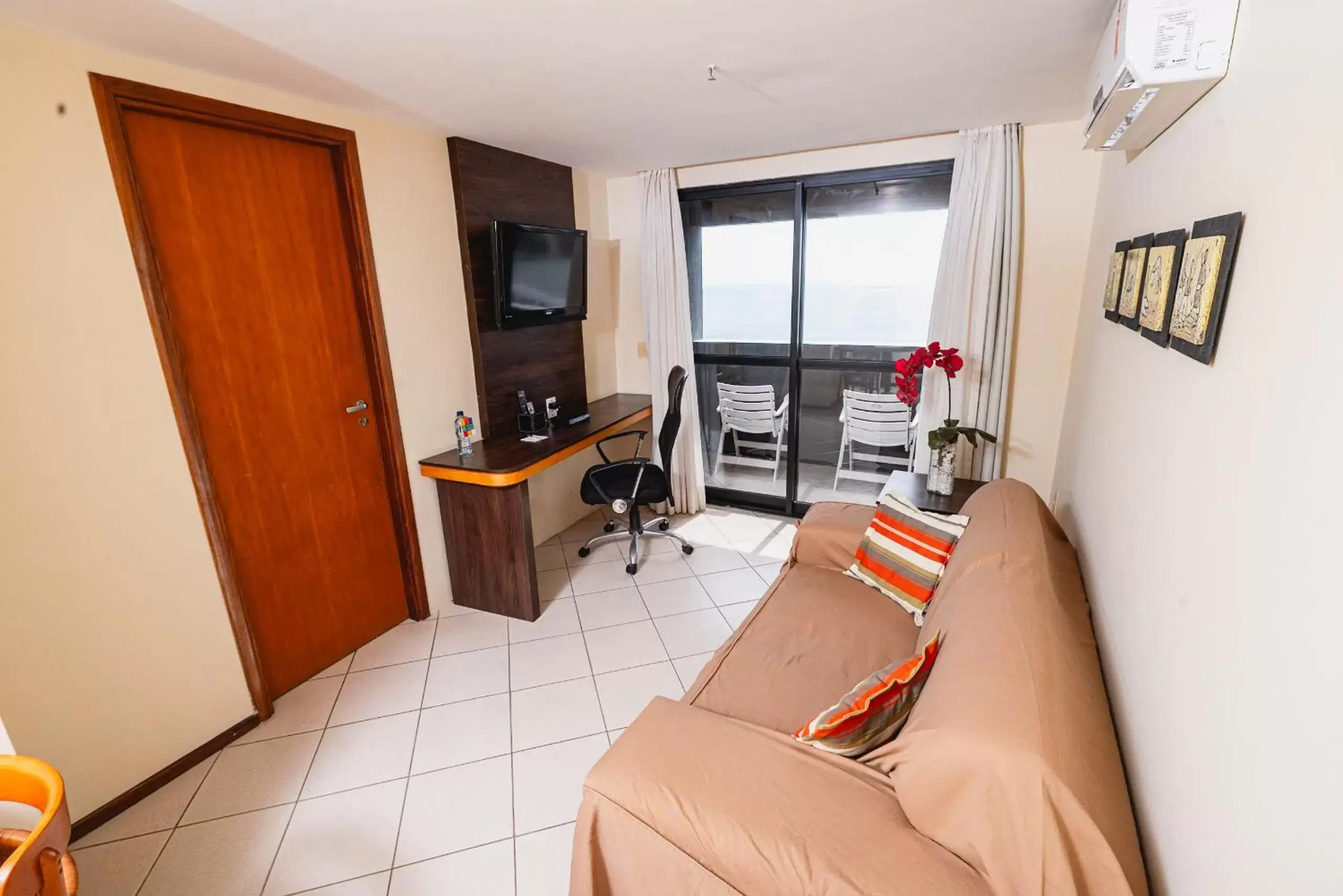 Living room, Seating Area in Quality Suites Natal